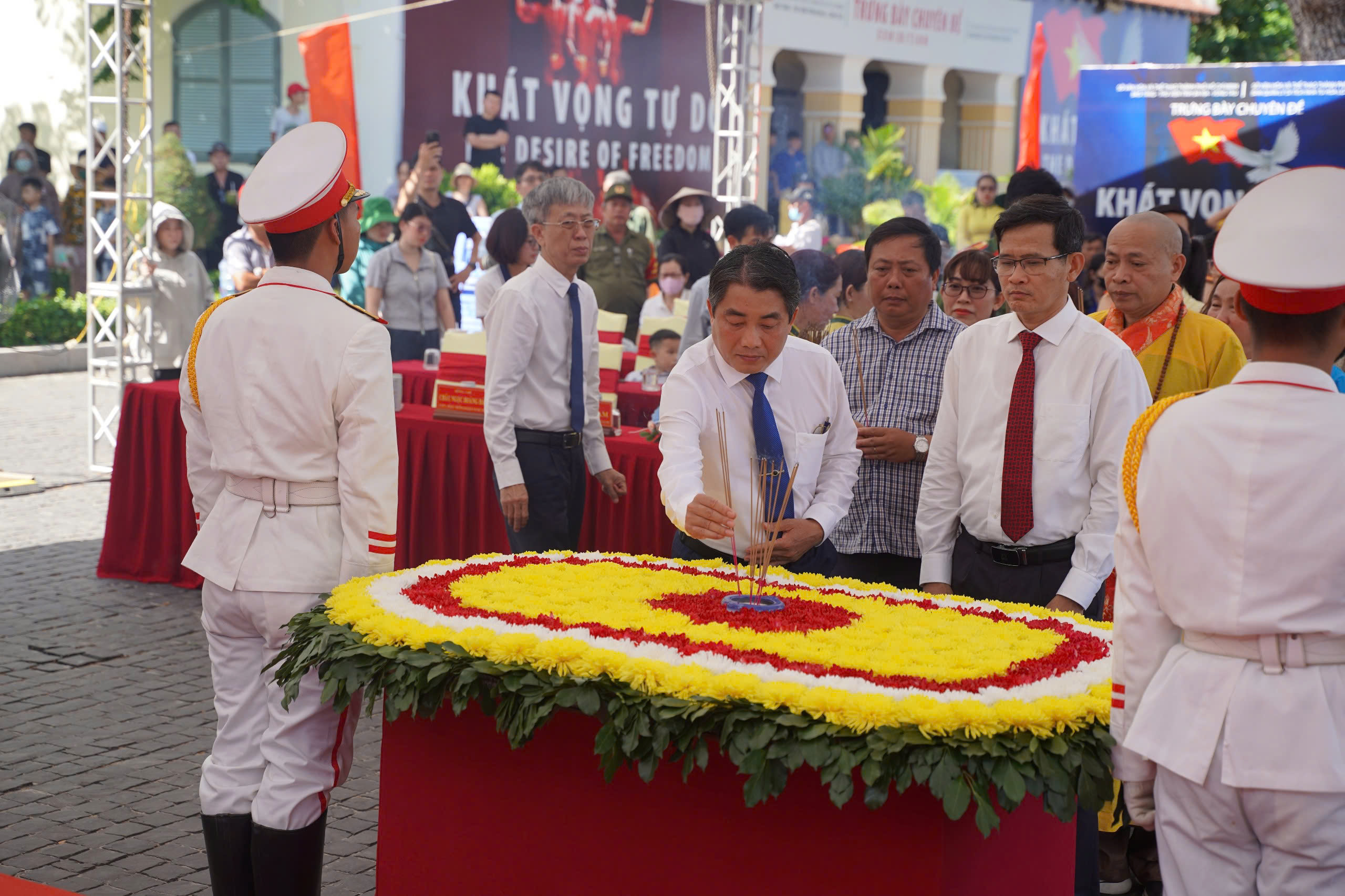 T&aacute;i hiện h&agrave;nh tr&igrave;nh "kết b&egrave; vượt ngục" qua hội đua b&egrave; C&ocirc;n Đảo - Ảnh 3.