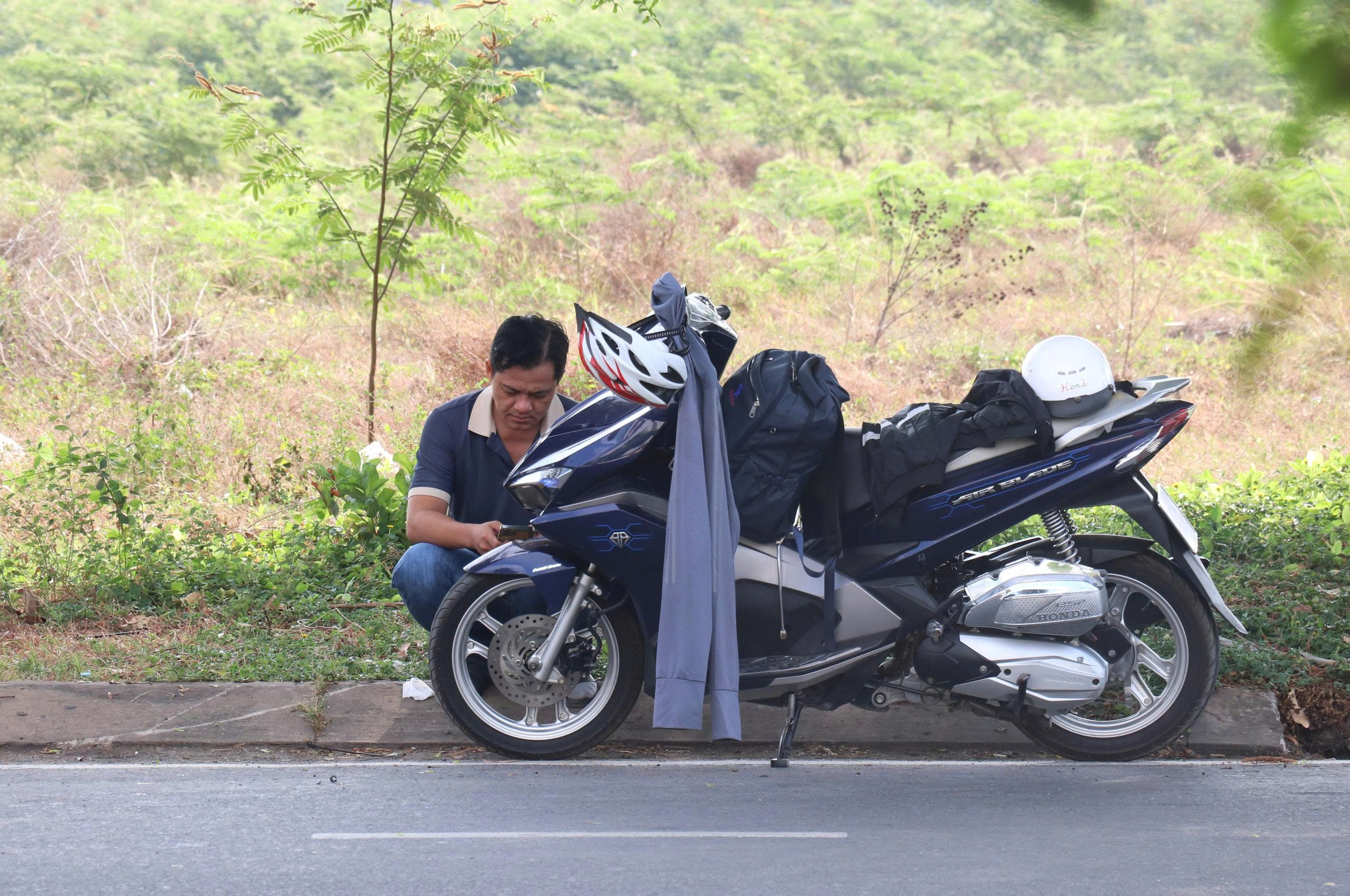 Dòng người từ TPHCM đổ về miền Tây nghỉ lễ 30-4, nhiều tuyến đường ở Tây Ninh quá tải - Ảnh 1.