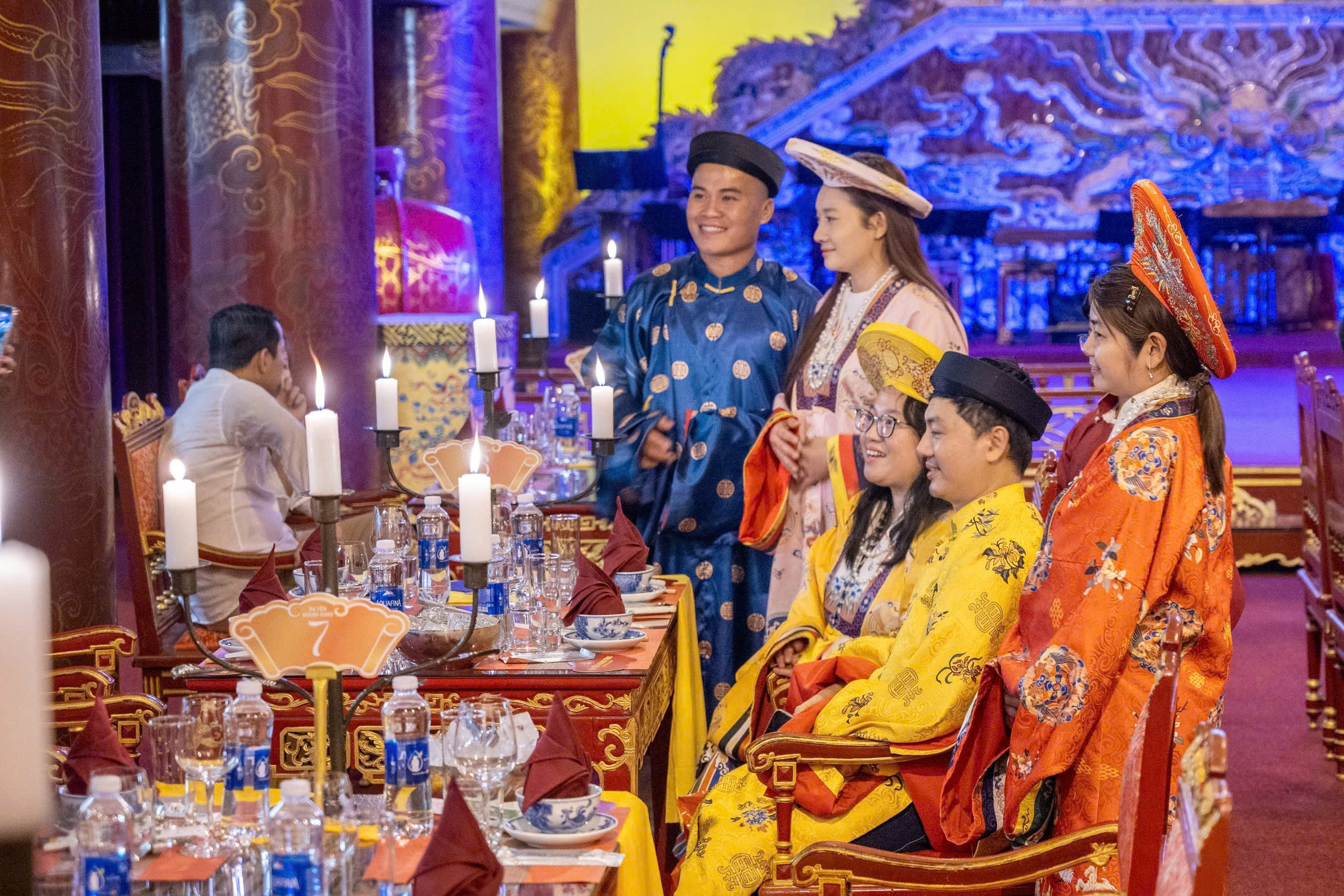 C&oacute; g&igrave; trong bữa ăn "Dạ tiệc ho&agrave;ng cung" với gi&aacute; 1,7 triệu đồng mỗi người? - Ảnh 4.