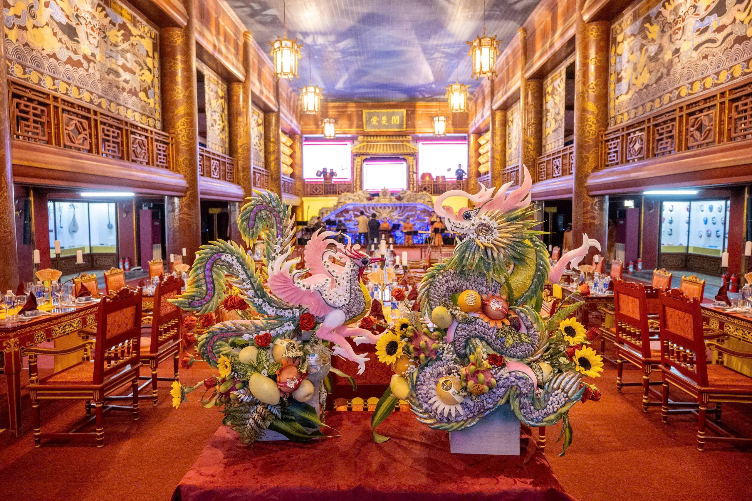 C&oacute; g&igrave; trong bữa ăn "Dạ tiệc ho&agrave;ng cung" với gi&aacute; 1,7 triệu đồng mỗi người? - Ảnh 5.