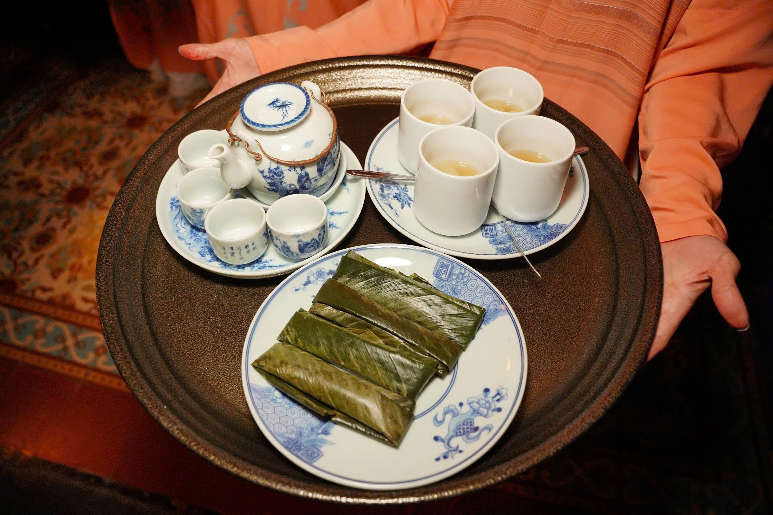 C&oacute; g&igrave; trong bữa ăn "Dạ tiệc ho&agrave;ng cung" với gi&aacute; 1,7 triệu đồng mỗi người? - Ảnh 14.