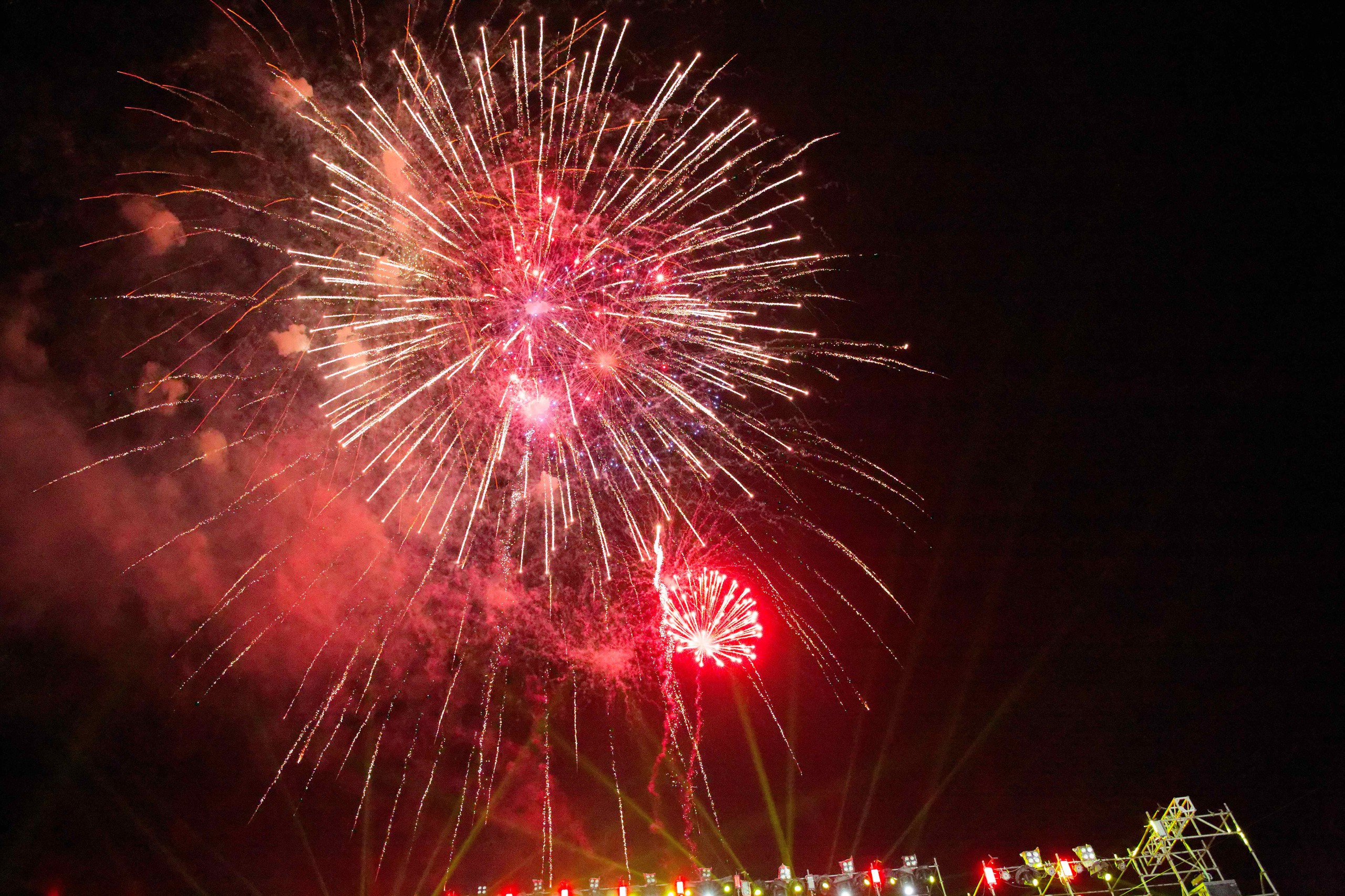 TPHCM: Rực rỡ đ&ecirc;m nghệ thuật kỷ niệm 51 năm ng&agrave;y non s&ocirc;ng liền một dải - Ảnh 11.