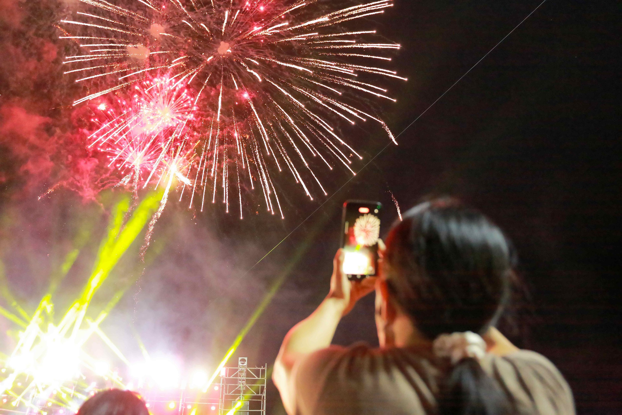 TPHCM: Rực rỡ đ&ecirc;m nghệ thuật kỷ niệm 51 năm ng&agrave;y non s&ocirc;ng liền một dải - Ảnh 10.