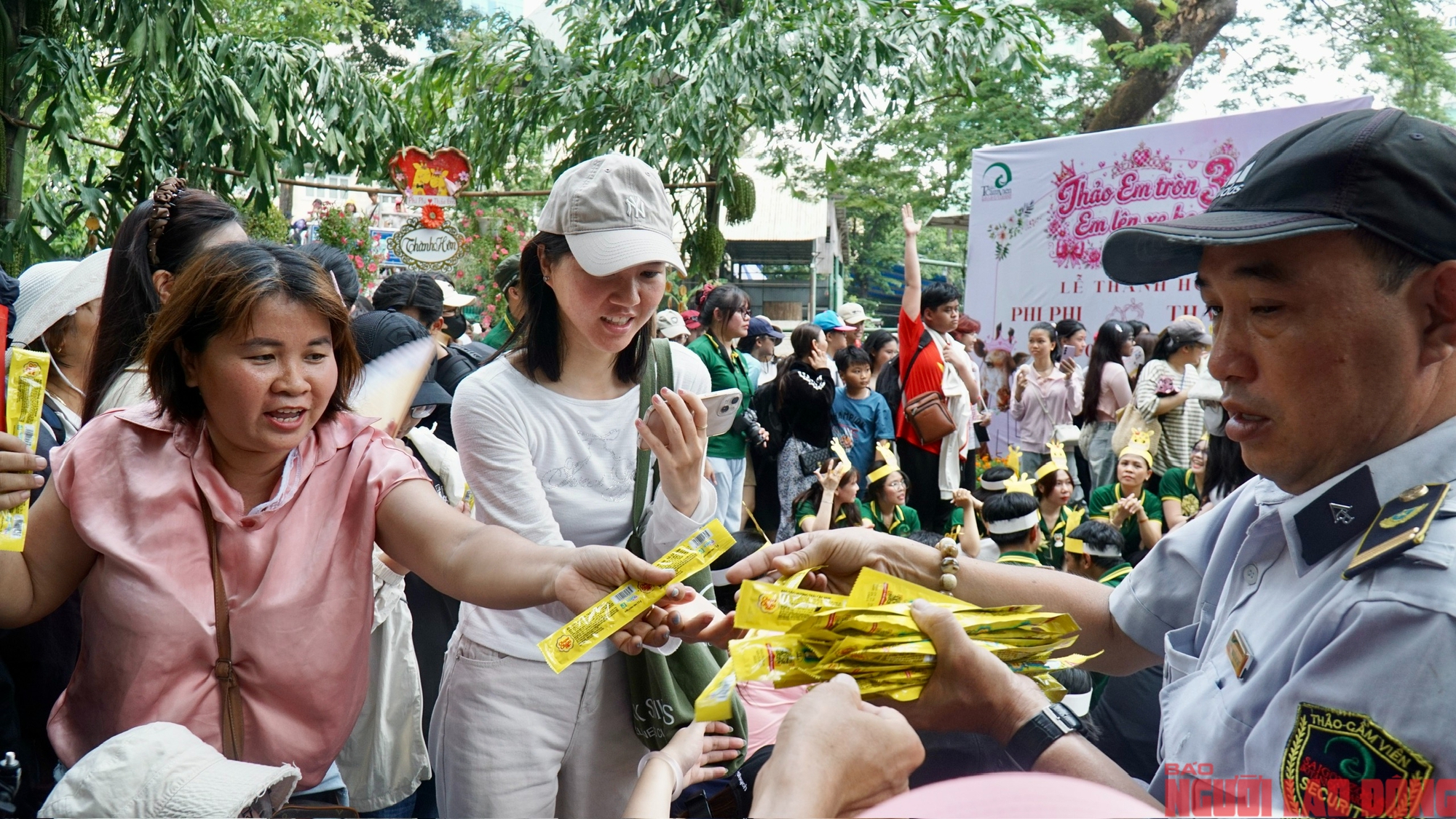 Lễ cưới lạ: Hươu cao cổ "rước d&acirc;u" tại Thảo Cầm Vi&ecirc;n S&agrave;i G&ograve;n - Ảnh 5.