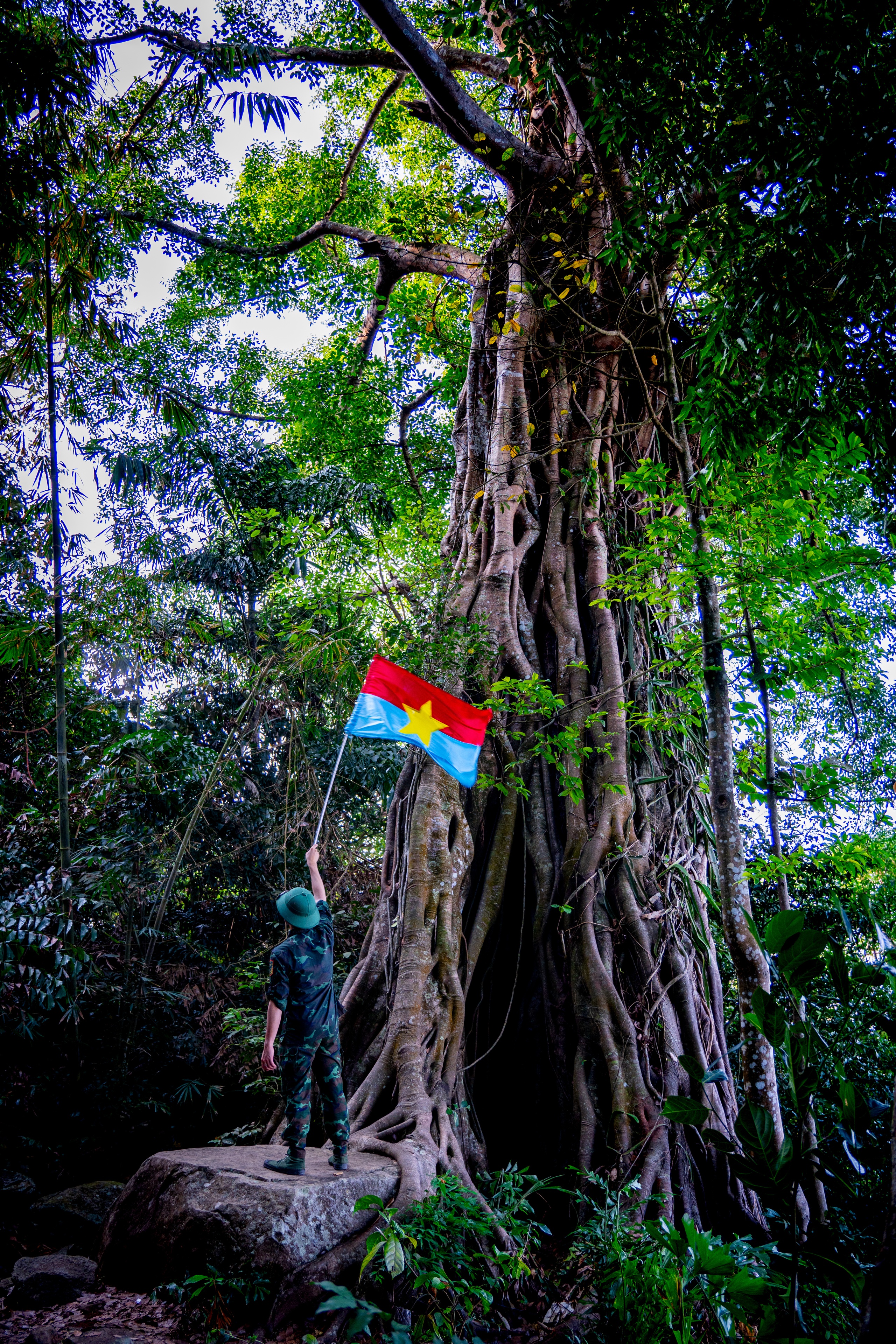 H&agrave;ng trăm người chinh phục n&uacute;i B&agrave; Đen trong ng&agrave;y 30 - 4 tại T&acirc;y Ninh - Ảnh 6.