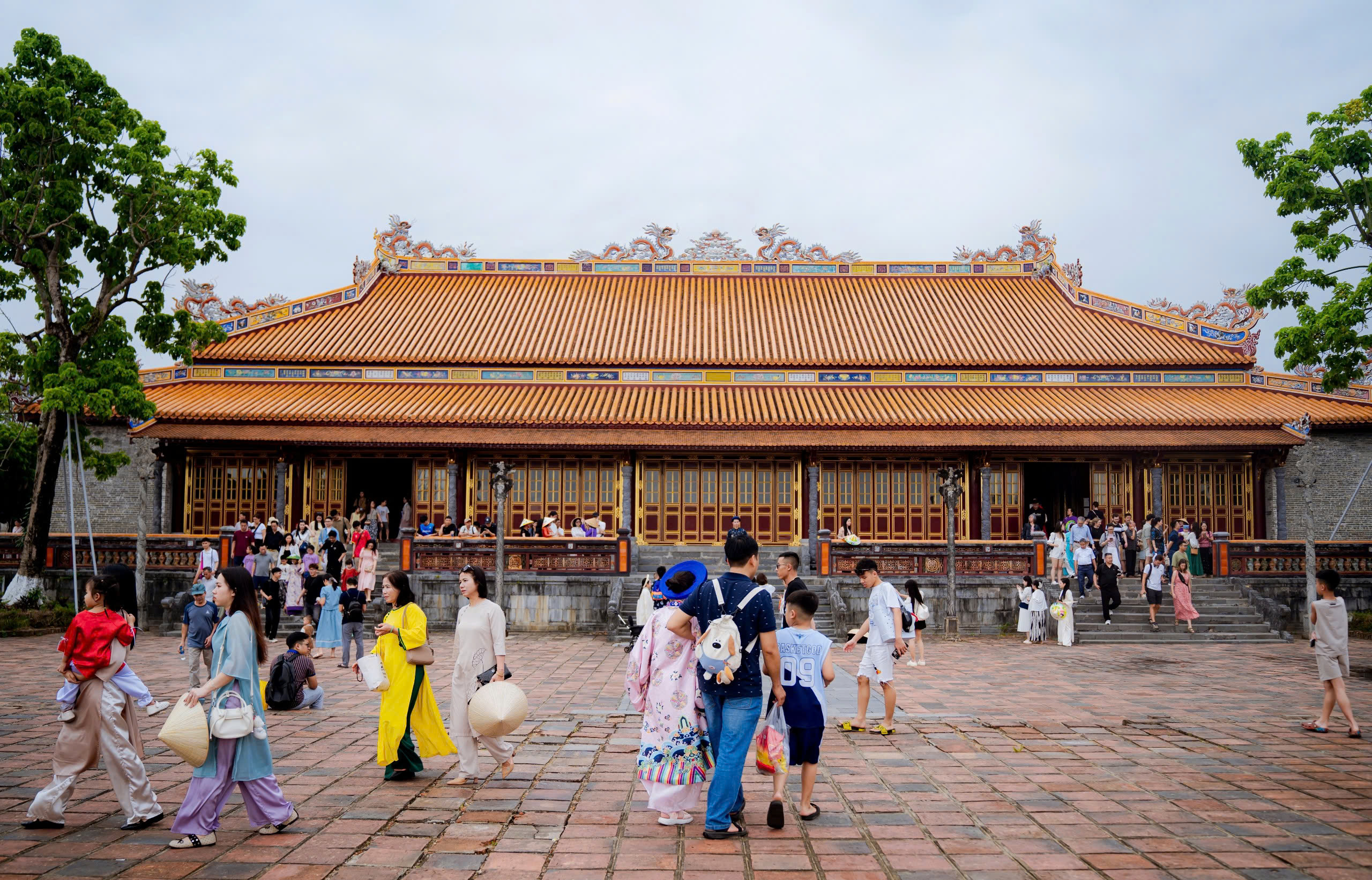 Lượng v&eacute; tham quan kỷ lục tại Quần thể di t&iacute;ch cố đ&ocirc; Huế ng&agrave;y 30 - 4 - Ảnh 7.