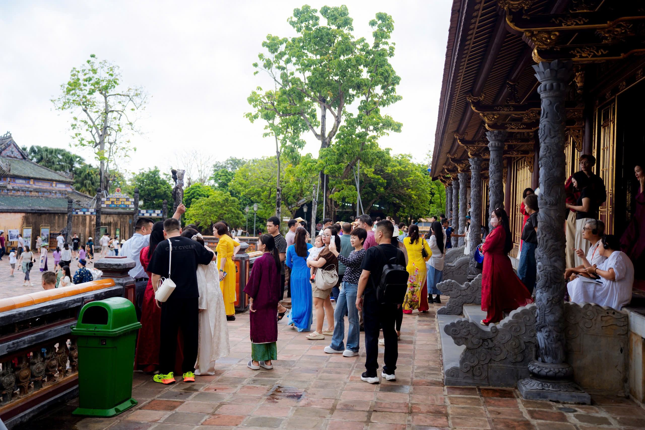 Lượng v&eacute; tham quan kỷ lục tại Quần thể di t&iacute;ch cố đ&ocirc; Huế ng&agrave;y 30 - 4 - Ảnh 5.