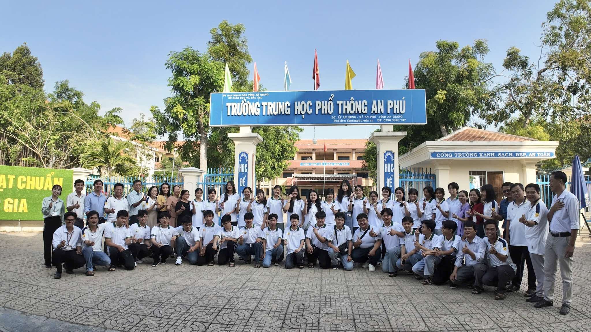 Chỉ tiêu tuyển sinh lớp 10 ở Cần Thơ, Tây Ninh, Đồng Tháp, Vĩnh Long, Cà Mau và An Giang - Ảnh 7.