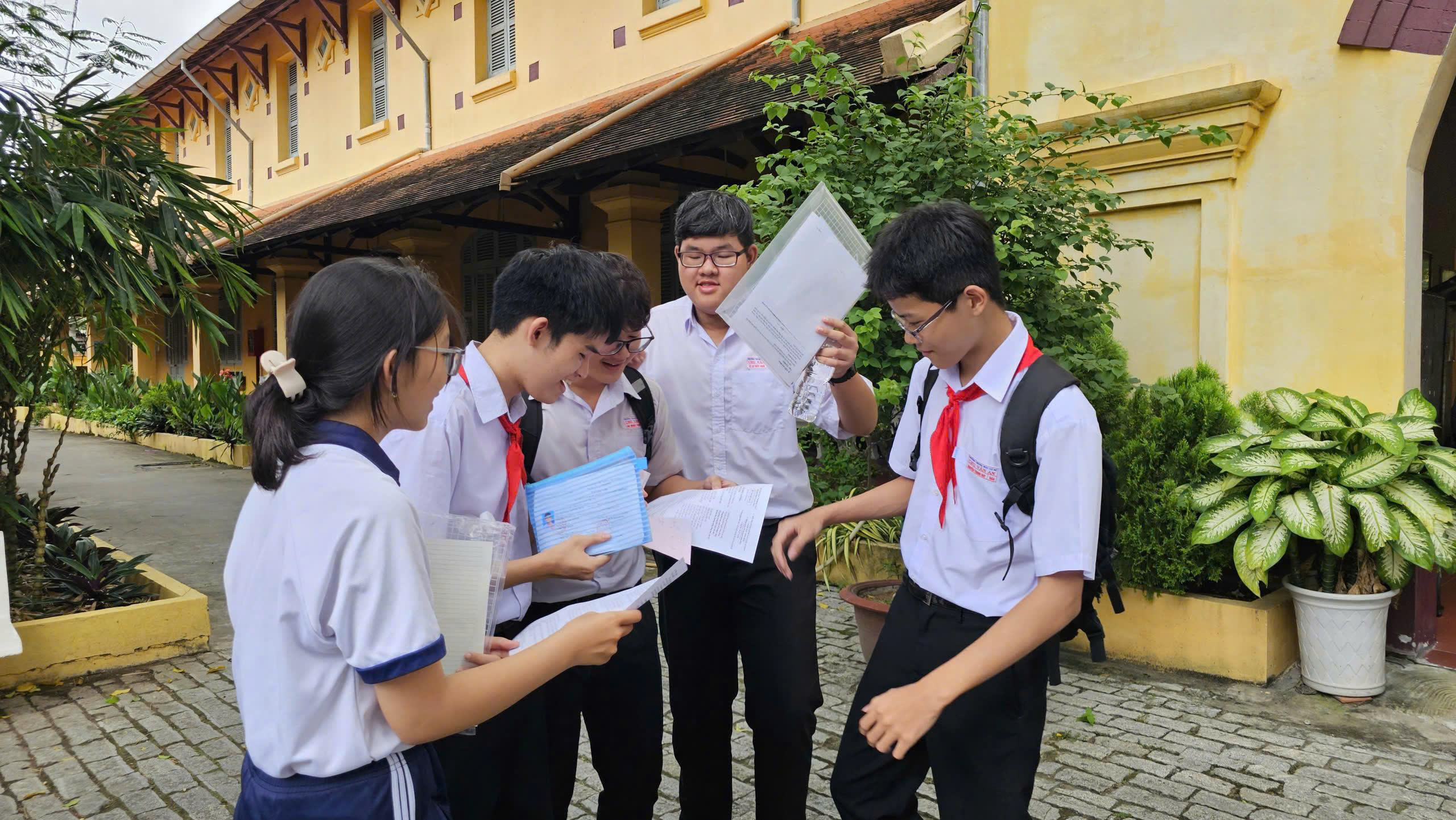 Chỉ tiêu tuyển sinh lớp 10 ở Cần Thơ, Tây Ninh, Đồng Tháp, Vĩnh Long, Cà Mau và An Giang - Ảnh 1.
