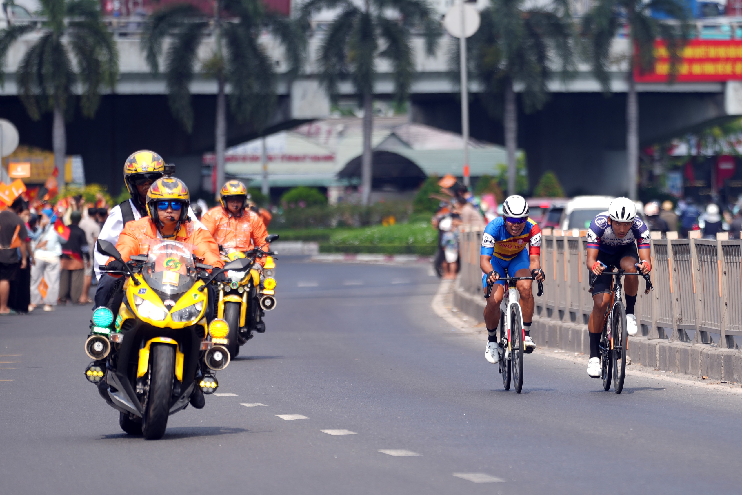 Marchuk Dzianis thắng chặng cuối, xe đạp TP HCM "ẵm" c&uacute; ăn ba   - Ảnh 1.