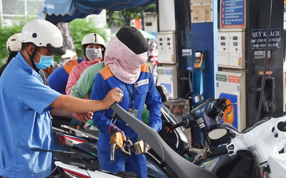 Dầu diesel giảm gần 700 đồng/l&iacute;t - Ảnh 2.