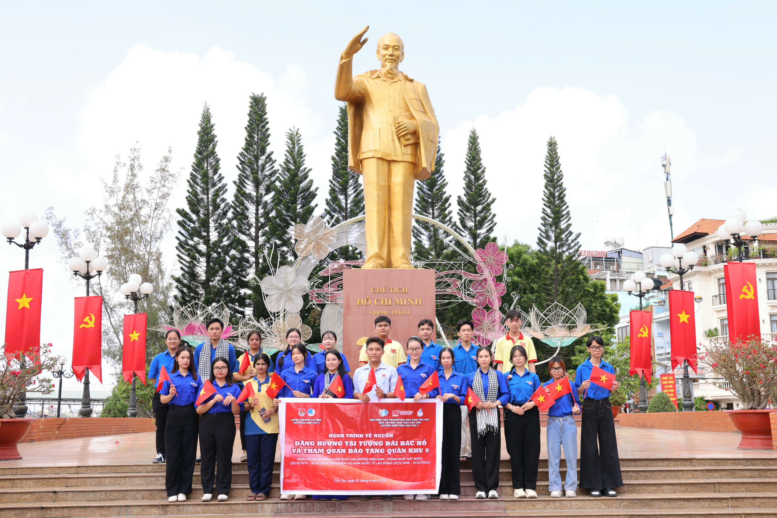 Cần Thơ rực rỡ mừng ng&agrave;y thống nhất đất nước 30 - 4 đầy tự h&agrave;o - Ảnh 3.