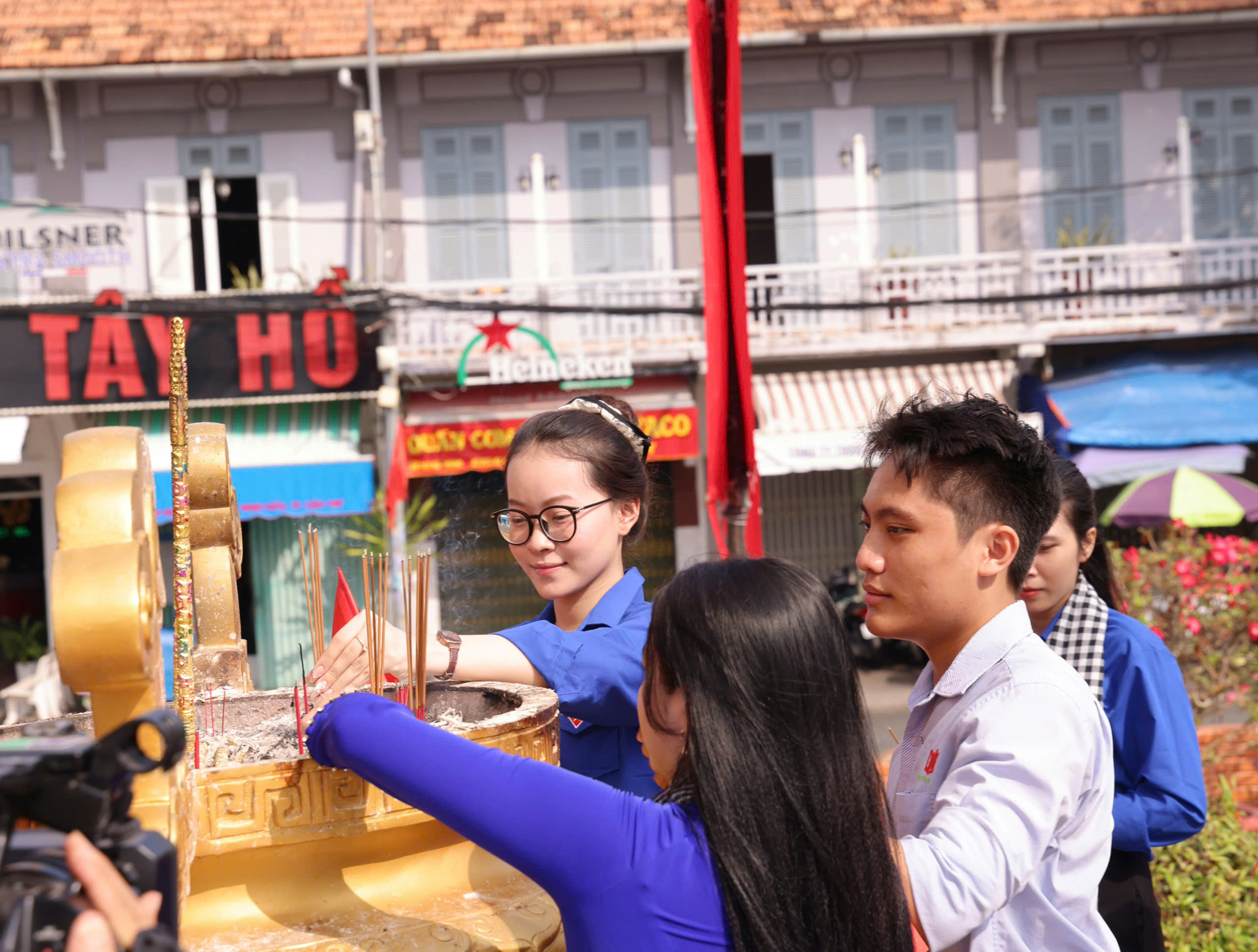 Cần Thơ rực rỡ mừng ng&agrave;y thống nhất đất nước 30 - 4 đầy tự h&agrave;o - Ảnh 7.