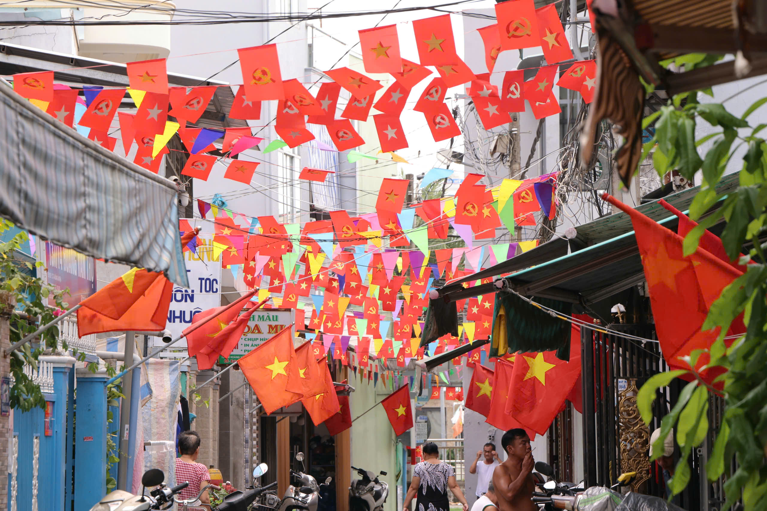 Cần Thơ rực rỡ mừng ng&agrave;y thống nhất đất nước 30 - 4 đầy tự h&agrave;o - Ảnh 2.