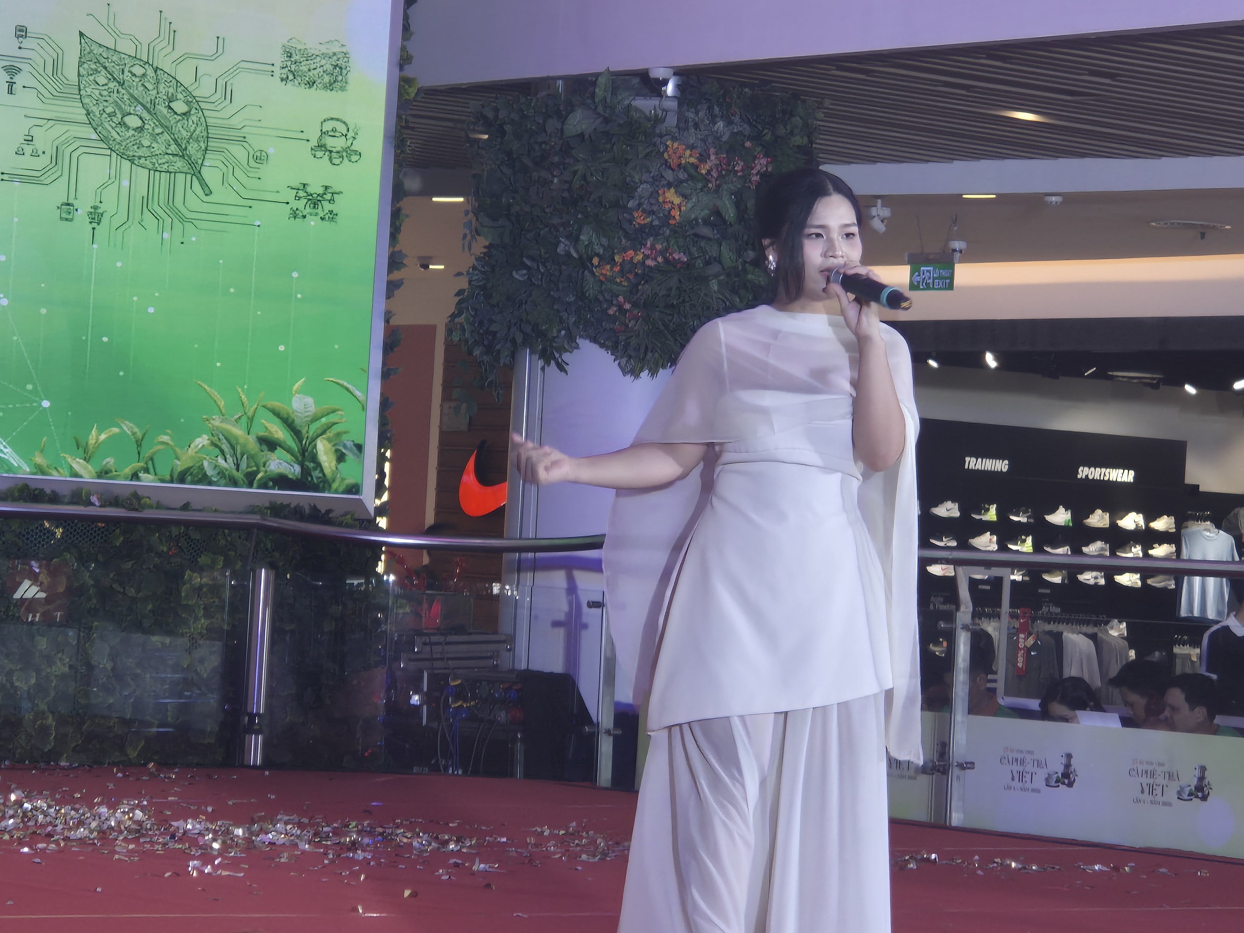 Các ca sĩ trẻ khuấy động Lễ hội "Tôn vinh cà phê - trà Việt" năm 2026 - Ảnh 2.