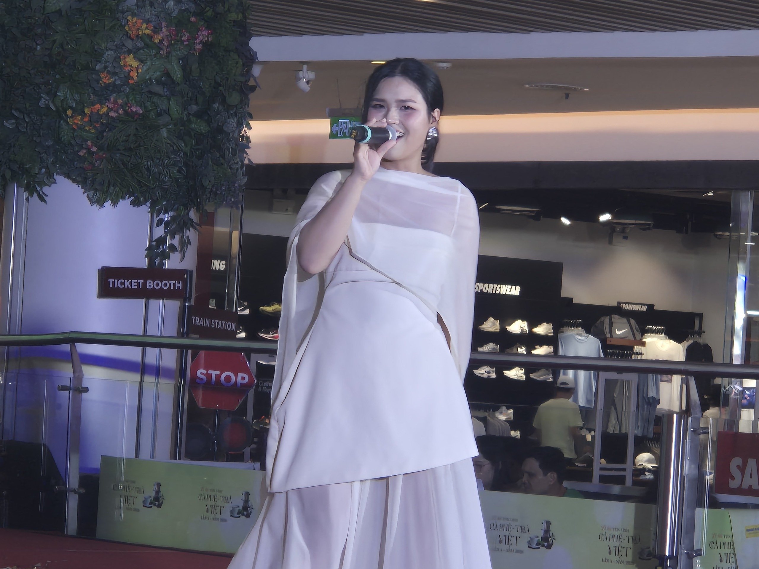 Các ca sĩ trẻ khuấy động Lễ hội "Tôn vinh cà phê - trà Việt" năm 2026 - Ảnh 3.