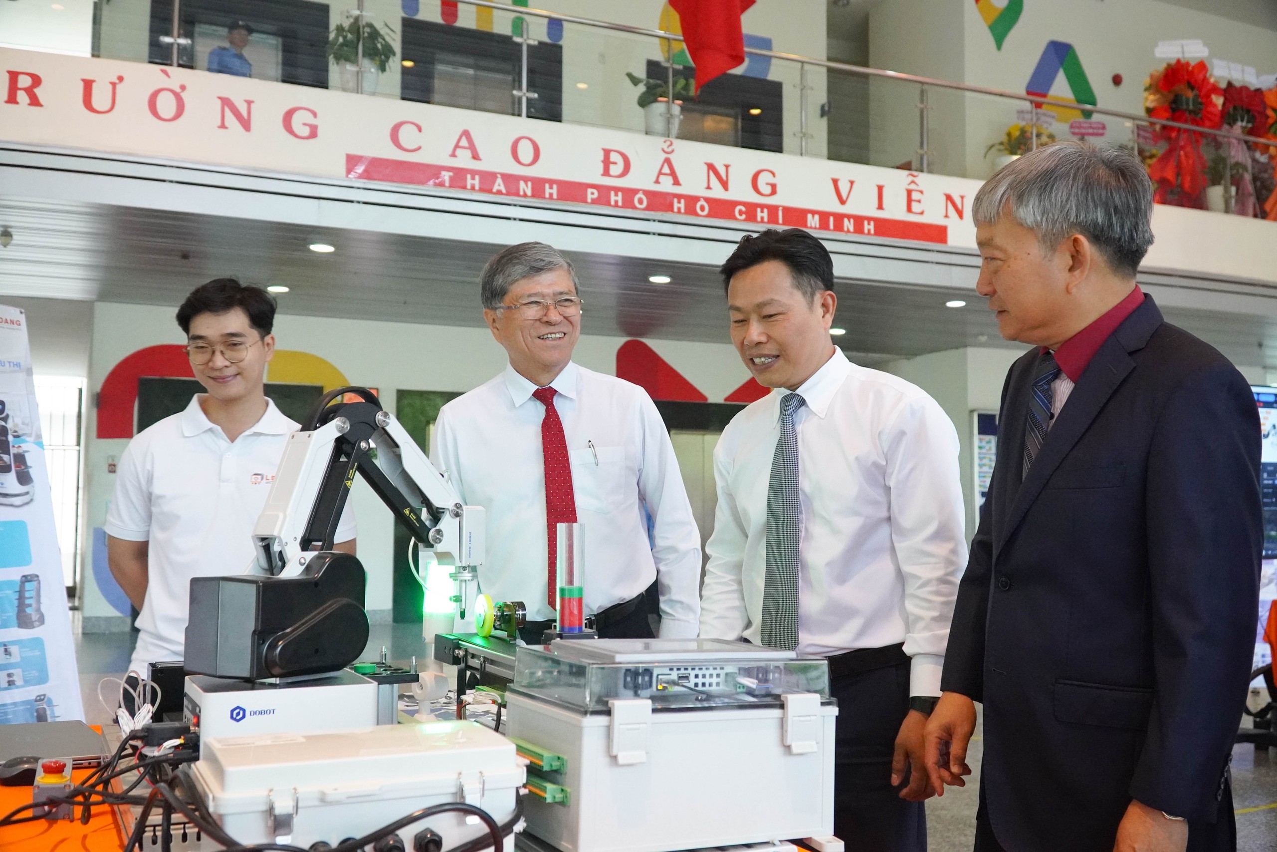 Phấn đấu x&acirc;y dựng mạng lưới 70 trường cao đẳng đạt chất lượng cao đến năm 2030 - Ảnh 2.