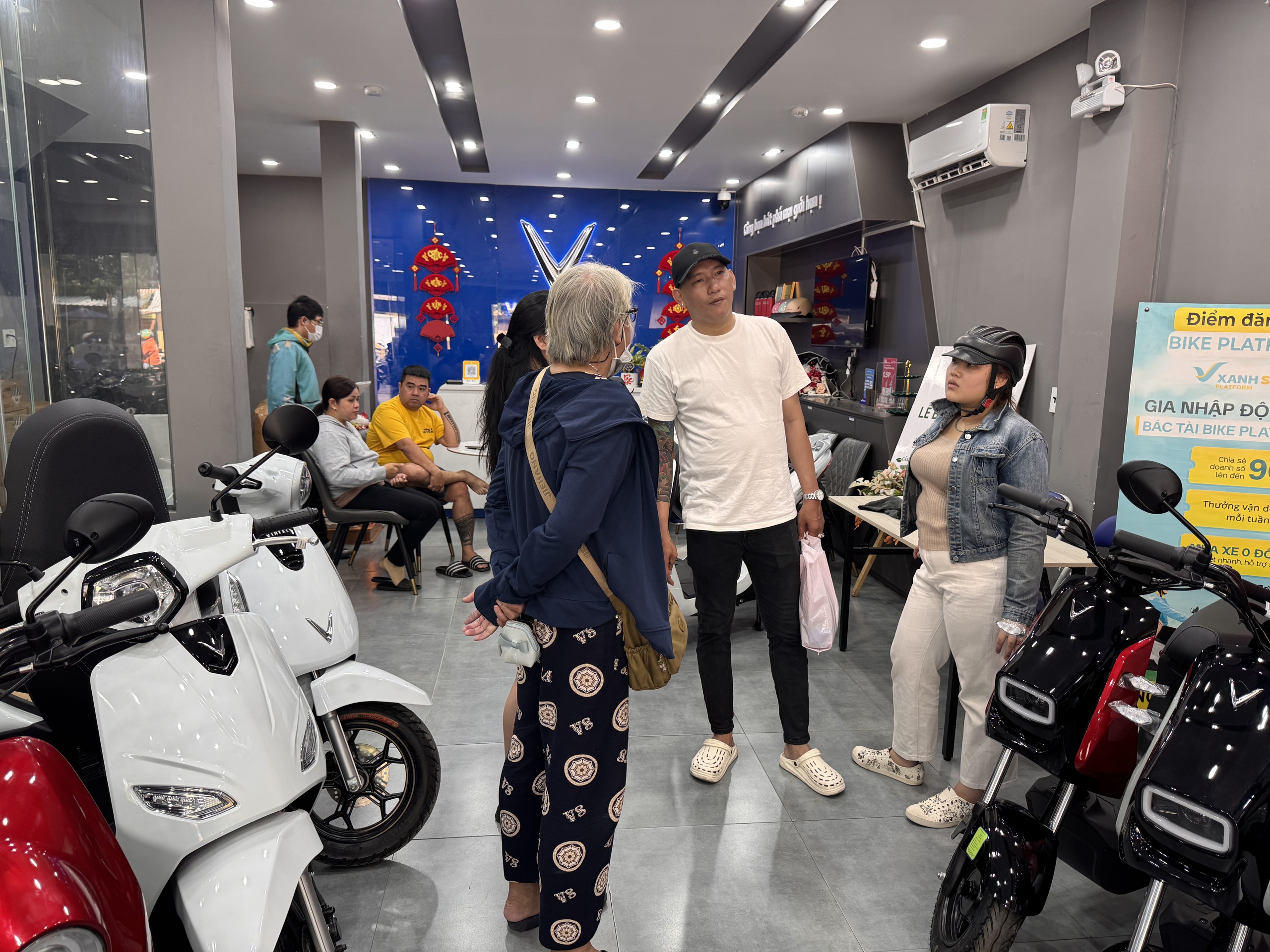 Tài xế xe công nghệ chuyển sang xe điện để tiết kiệm Chi phí xăng năm 2026 - Ảnh 2.