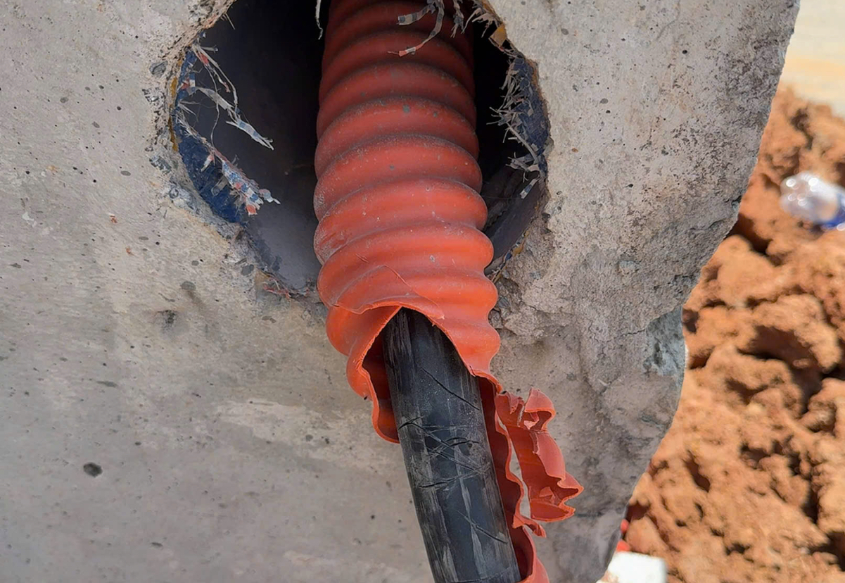 Trộm cắp cáp điện nghiêm trọng trên cao tốc biên hòa - Vũng Tàu năm 2026 - Ảnh 1. Trộm cắp cáp điện nghiêm trọng trên cao tốc biên hòa - Vũng Tàu năm 2026 - Ảnh 1.