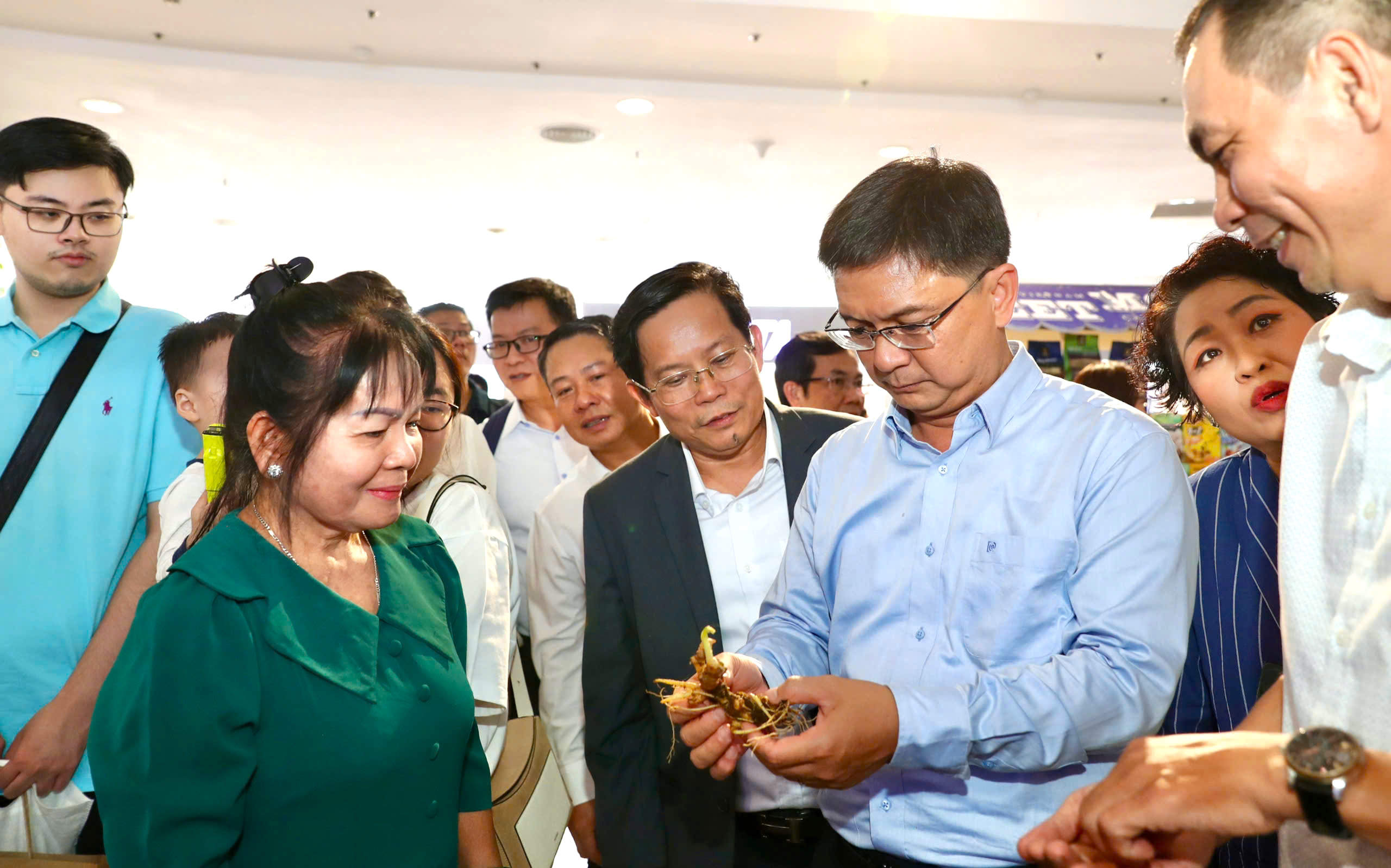 - Ảnh 4. - Ảnh 4.