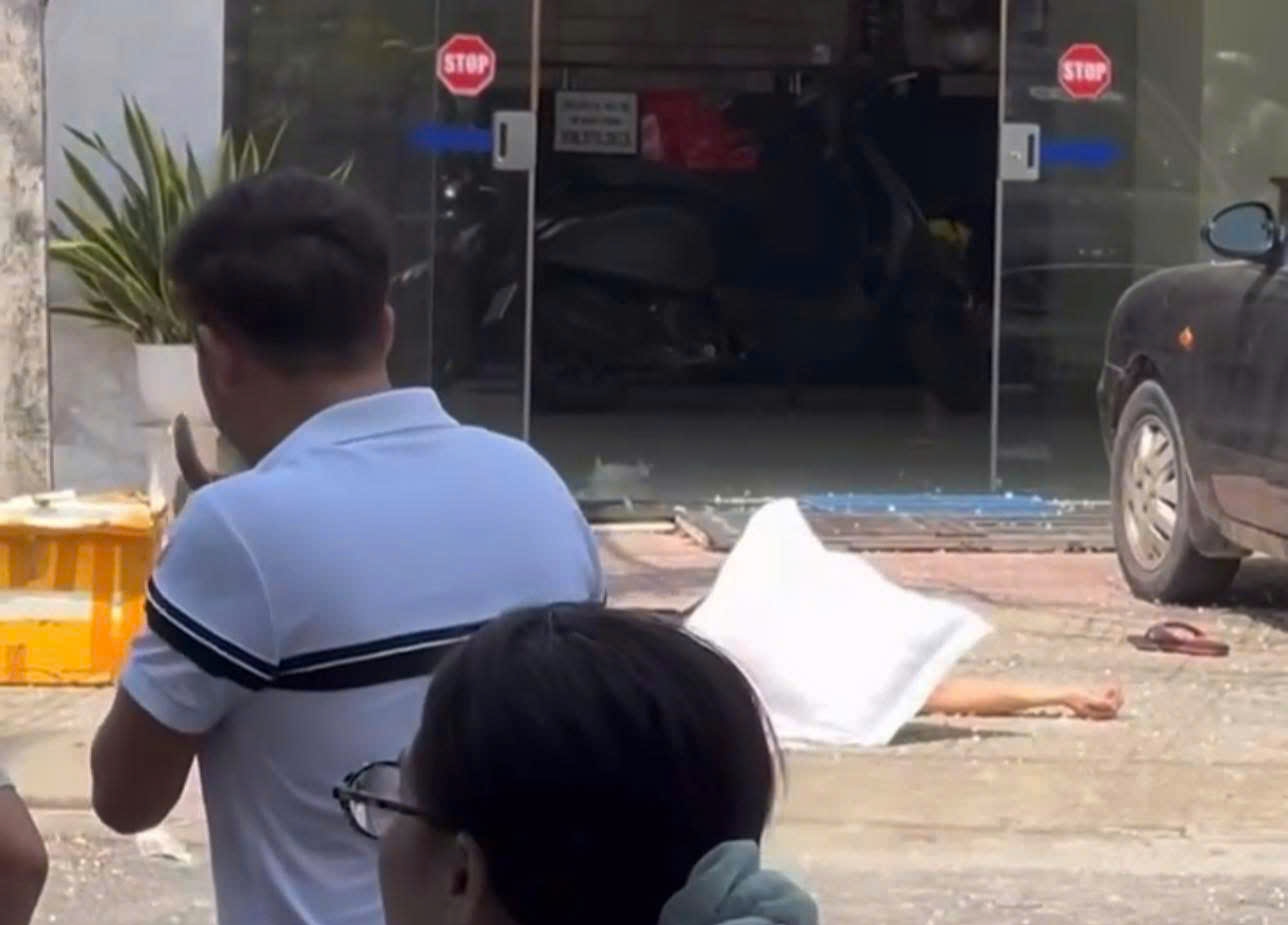 Nam thanh niên Nha Trang thoát chết kỳ diệu khi rơi từ tầng 7 xuống đất - Ảnh 4.