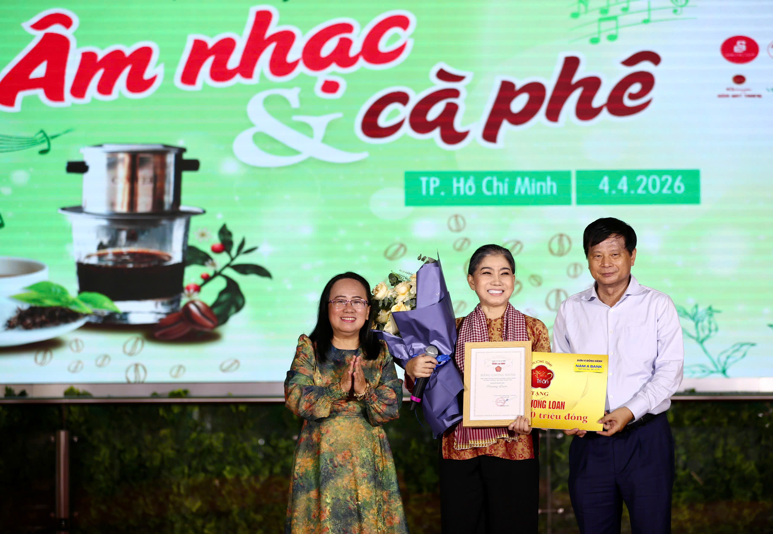 Trao tặng “Mai vàng tri ân” cho NSND Phượng Loan và nhạc sĩ Nguyễn Cường - Ảnh 1.