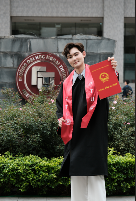Nam sinh từng thi Mr World Vietnam tốt nghiệp xuất sắc ĐH Ngoại Thương, IELTS 7,0  - Ảnh 1.