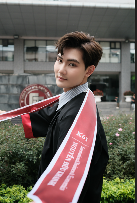 Nam sinh từng thi Mr World Vietnam tốt nghiệp xuất sắc ĐH Ngoại Thương, IELTS 7,0  - Ảnh 3.