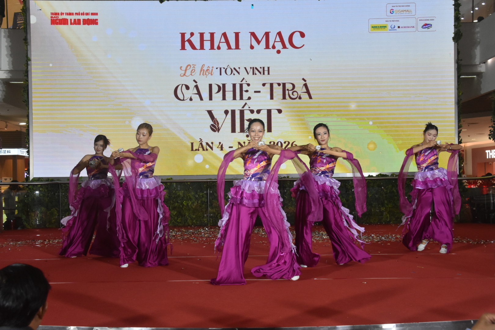 Các ca sĩ trẻ khuấy động Lễ hội "Tôn vinh cà phê - trà Việt" năm 2026 - Ảnh 5.