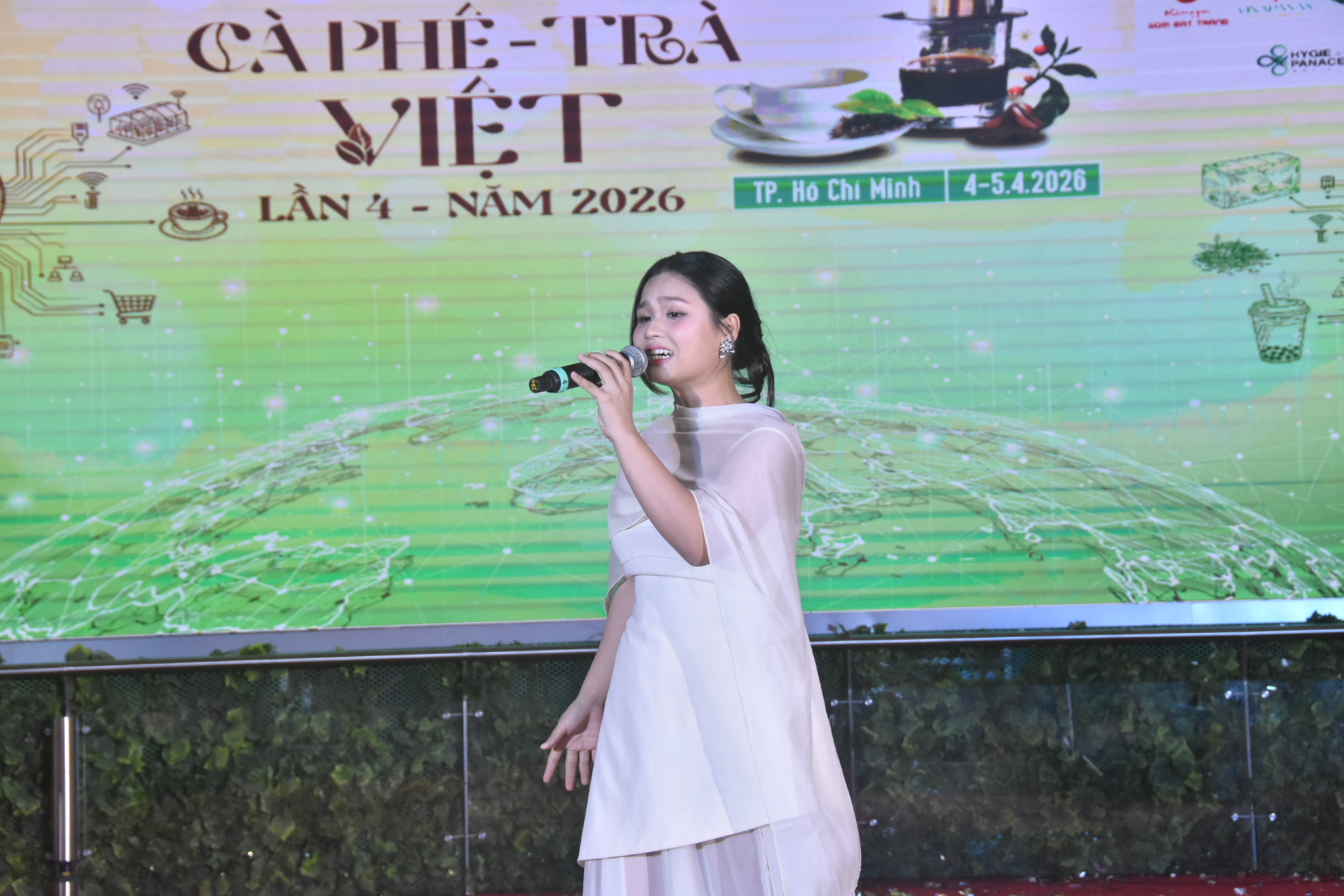 Các ca sĩ trẻ khuấy động Lễ hội "Tôn vinh cà phê - trà Việt" năm 2026 - Ảnh 4.