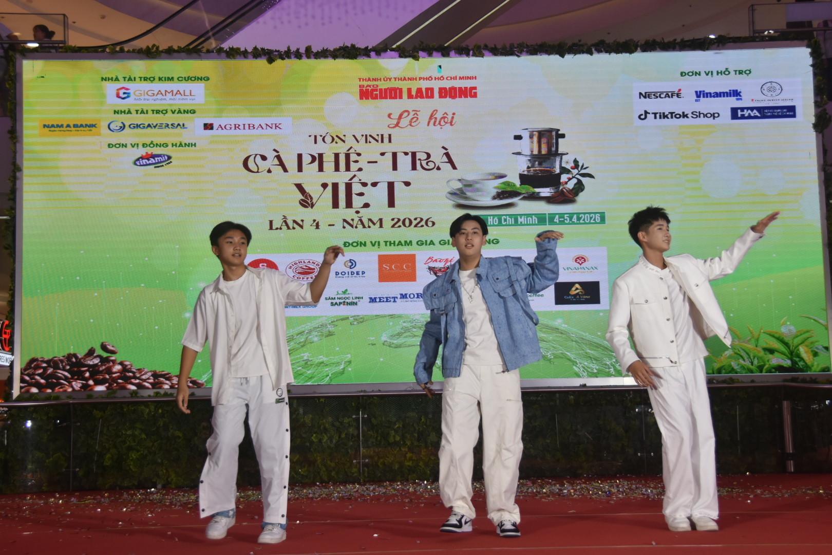 Các ca sĩ trẻ khuấy động Lễ hội "Tôn vinh cà phê - trà Việt" năm 2026 - Ảnh 6.