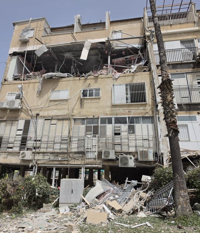 Chiến sự Trung Đông 2026: Mỹ - Israel tấn công siêu tổ hợp hóa dầu , Iran đe dọa - Ảnh 3.