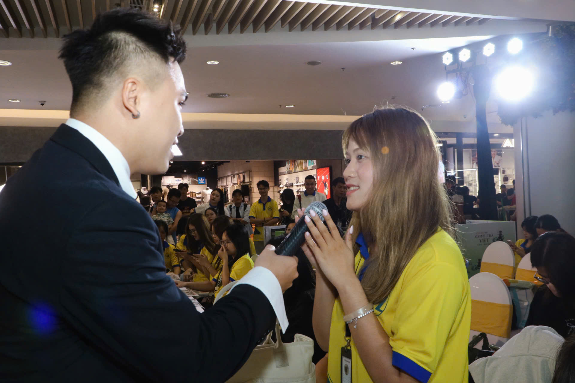 Các ca sĩ trẻ khuấy động Lễ hội "Tôn vinh cà phê - trà Việt" năm 2026 - Ảnh 9.