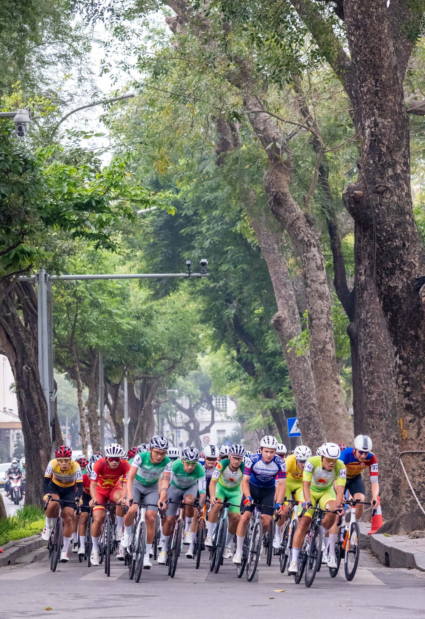 Cúp xe đạp truyền hình TP HCM 2026: Áo vàng, Áo xanh cùng đổi chủ sau chặng đua kịch tính - Ảnh 5.