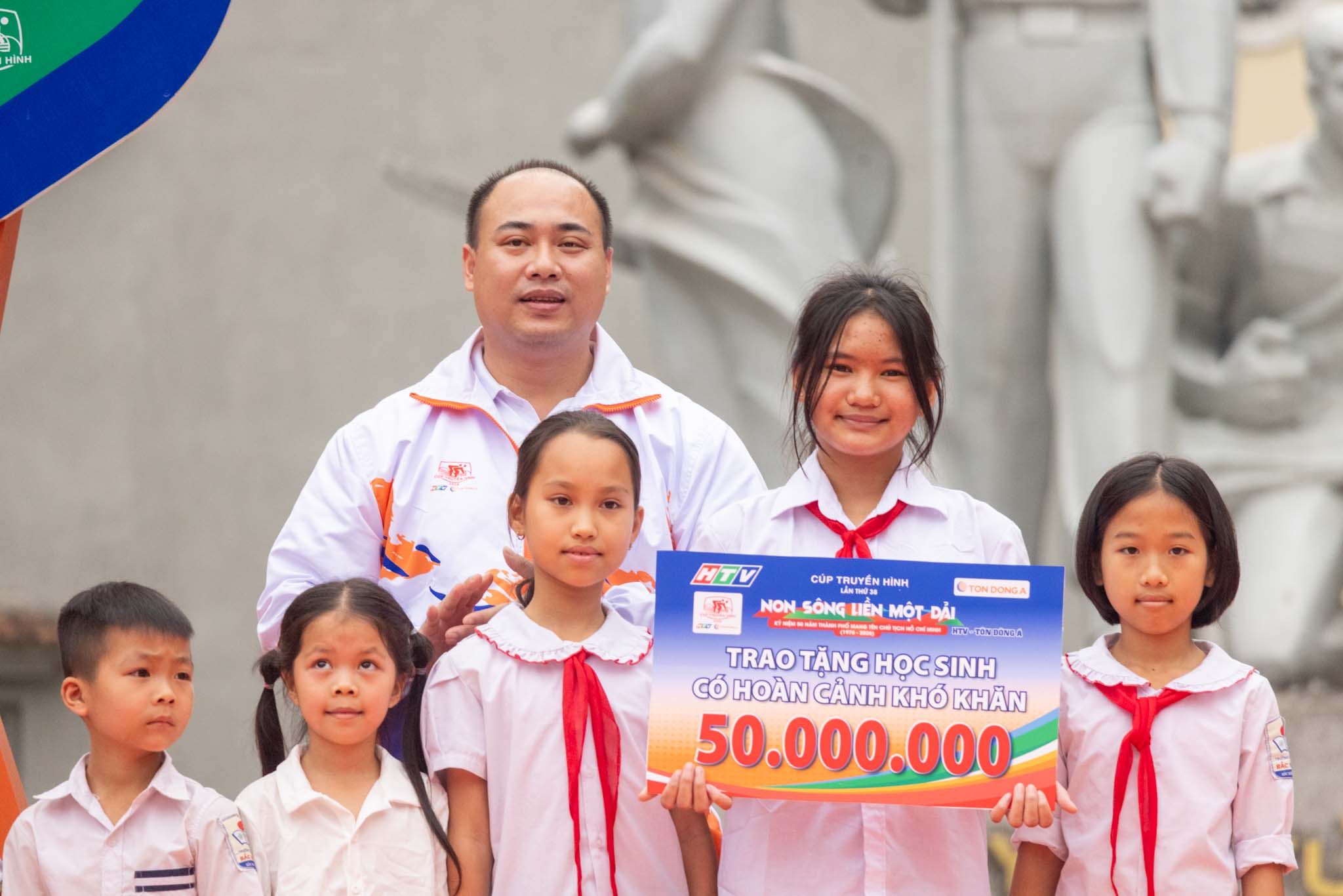 Cúp xe đạp truyền hình TP HCM 2026: Áo vàng, Áo xanh cùng đổi chủ sau chặng đua kịch tính - Ảnh 7.