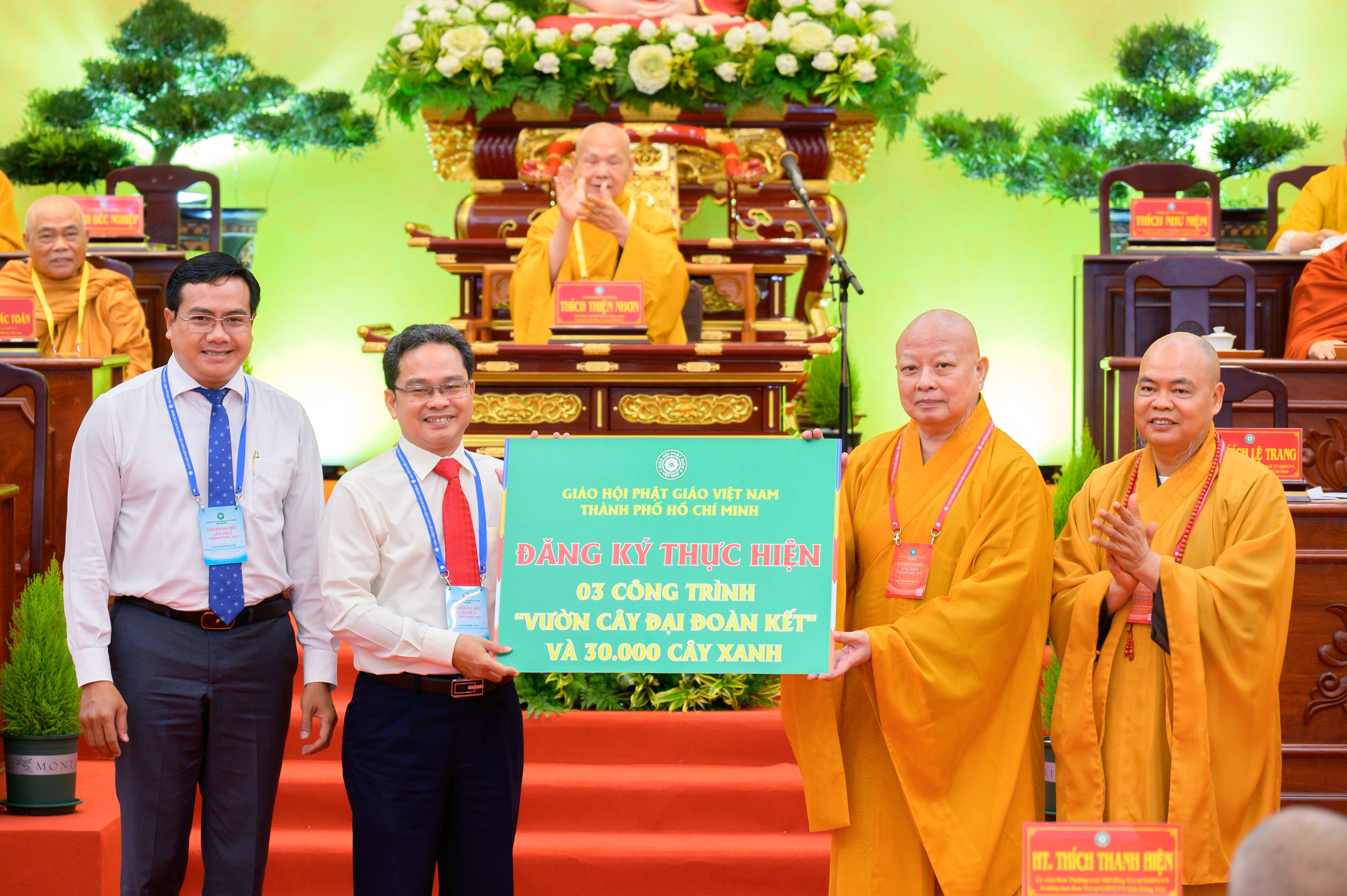 Phật giáo TPHCM đề cao giữ vững kỷ cương trong nhiệm kỳ mới - Ảnh 8.