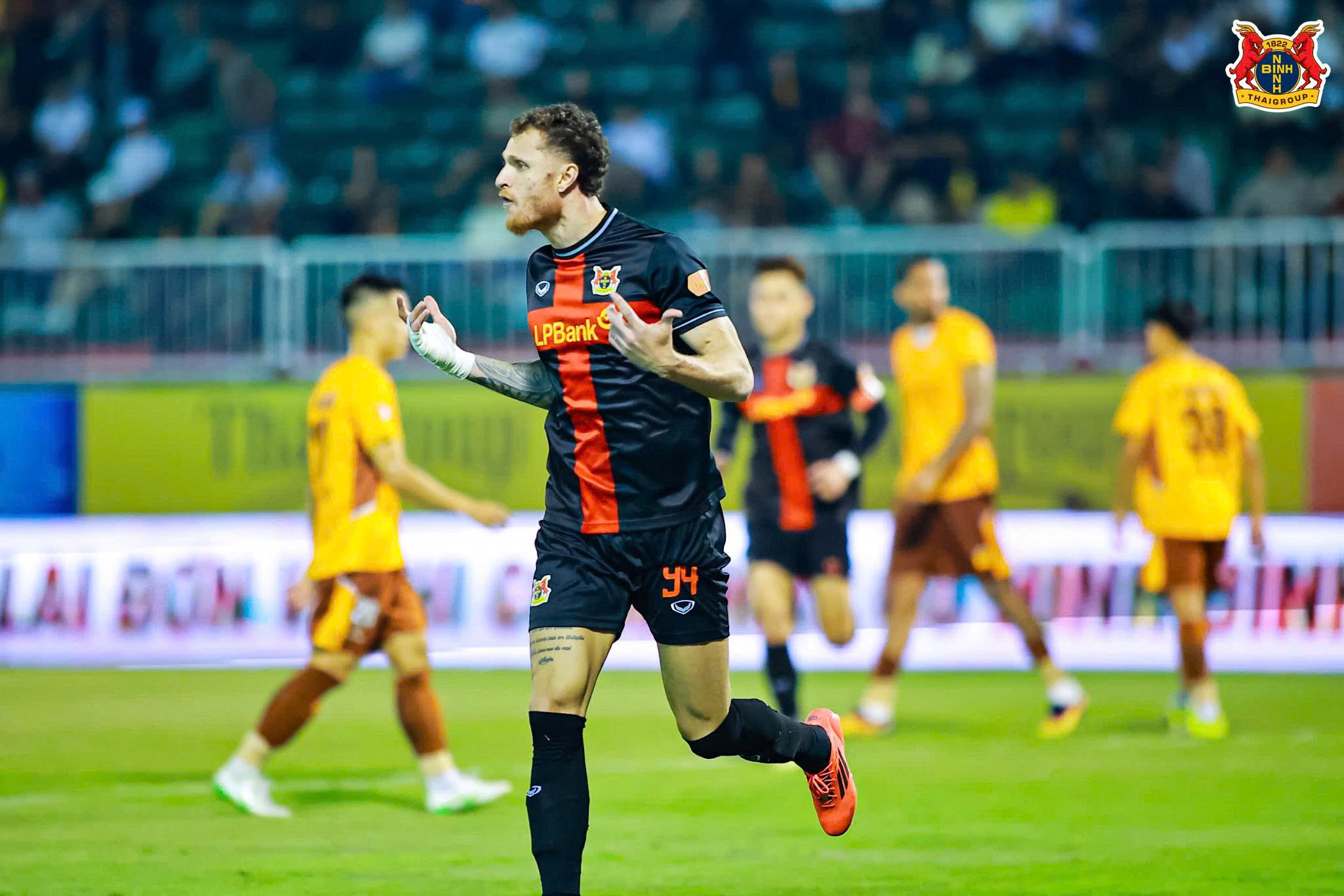 Vòng 17 V-League: Ninh Bình trở lại, Thanh Hóa vùng dậy mạnh mẽ - Ảnh 2.