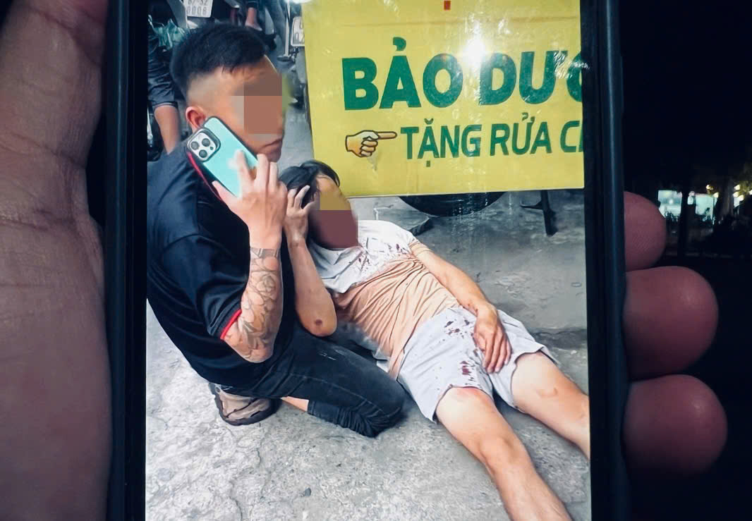 Bắt khẩn cấp thanh niên đánh người can ngăn sau va chạm giao thông tại TP . HCM - Ảnh 2.