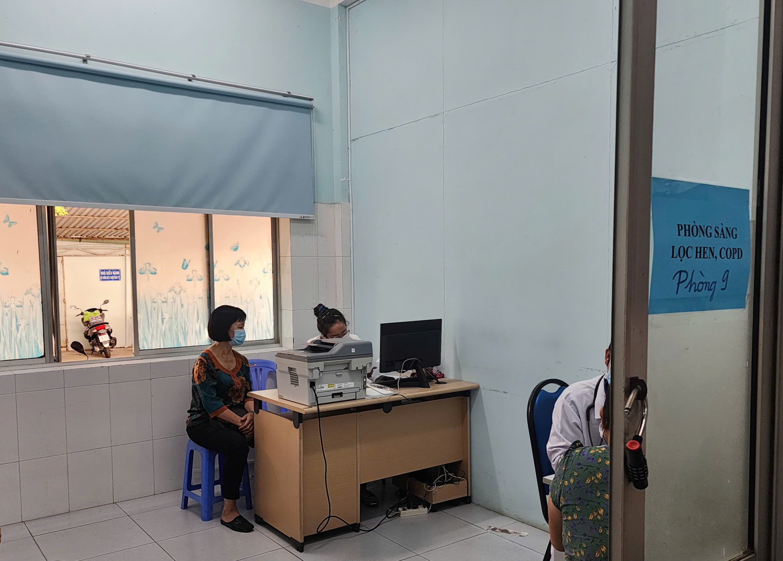 Hai vợ chồng U80 lần đầu được khám sức khỏe - Ảnh 5.