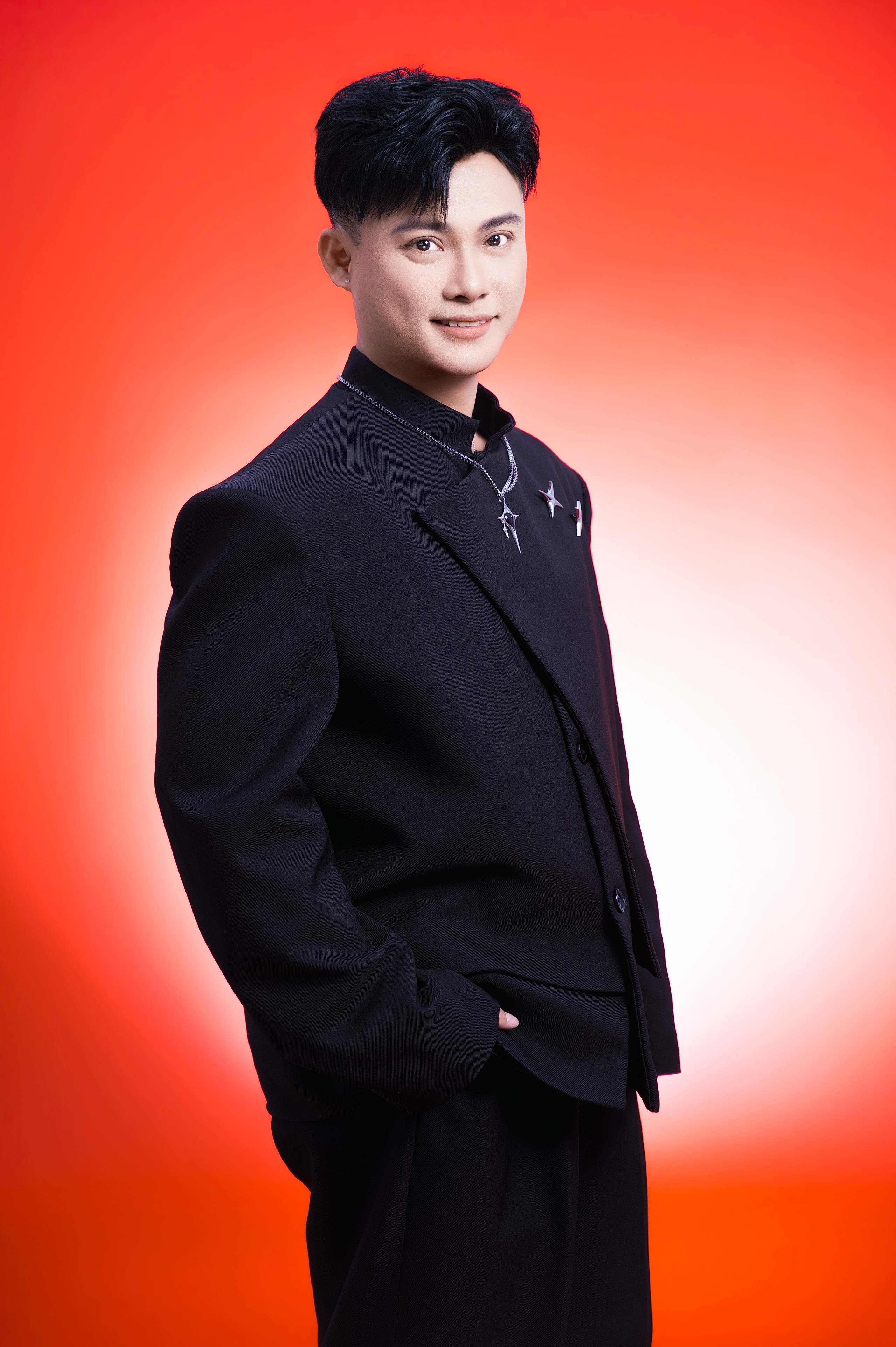 Biên đạo múa Vĩnh Khương khoe vẻ đẹp 