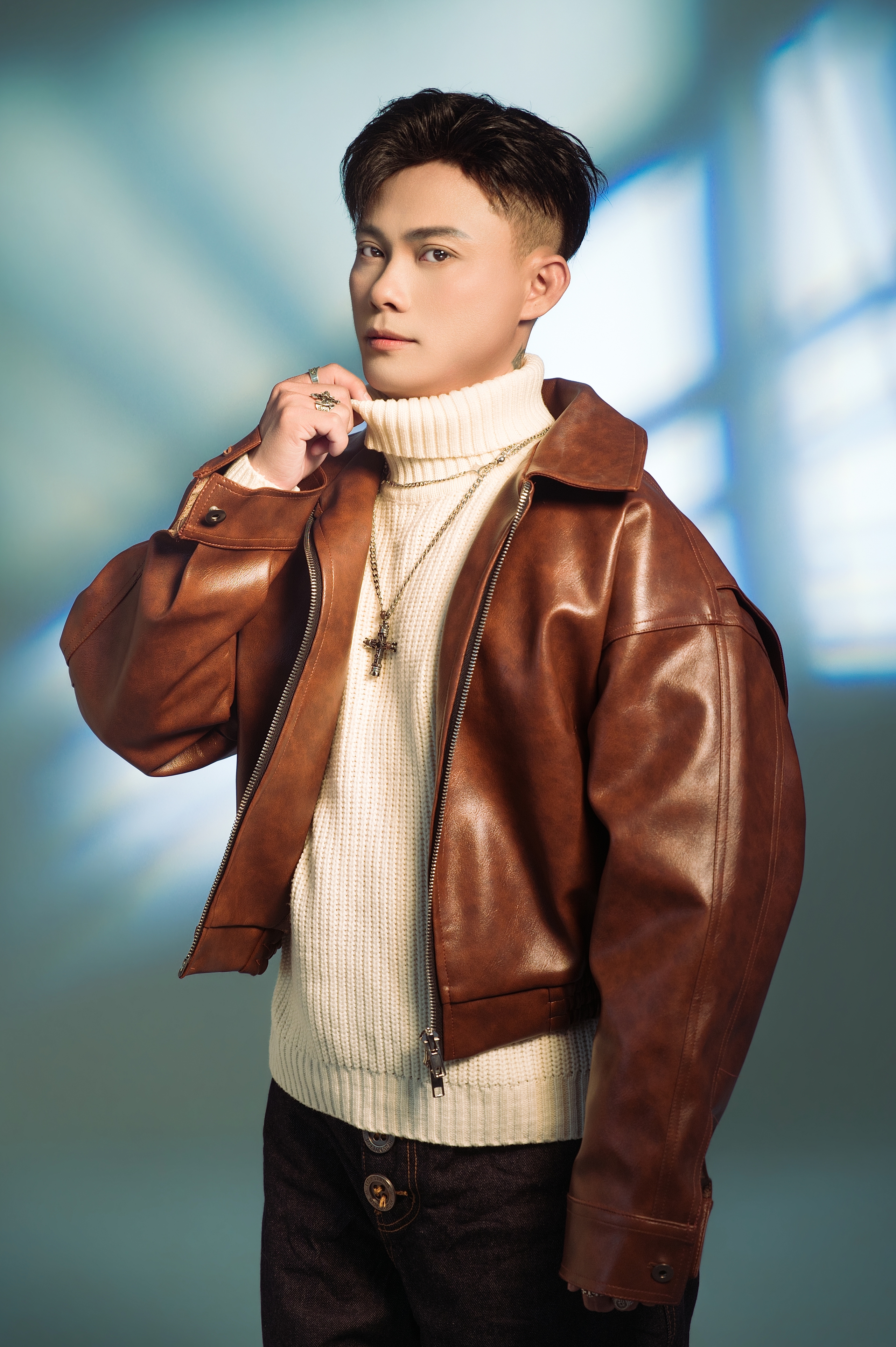 Biên đạo múa Vĩnh Khương khoe vẻ đẹp 