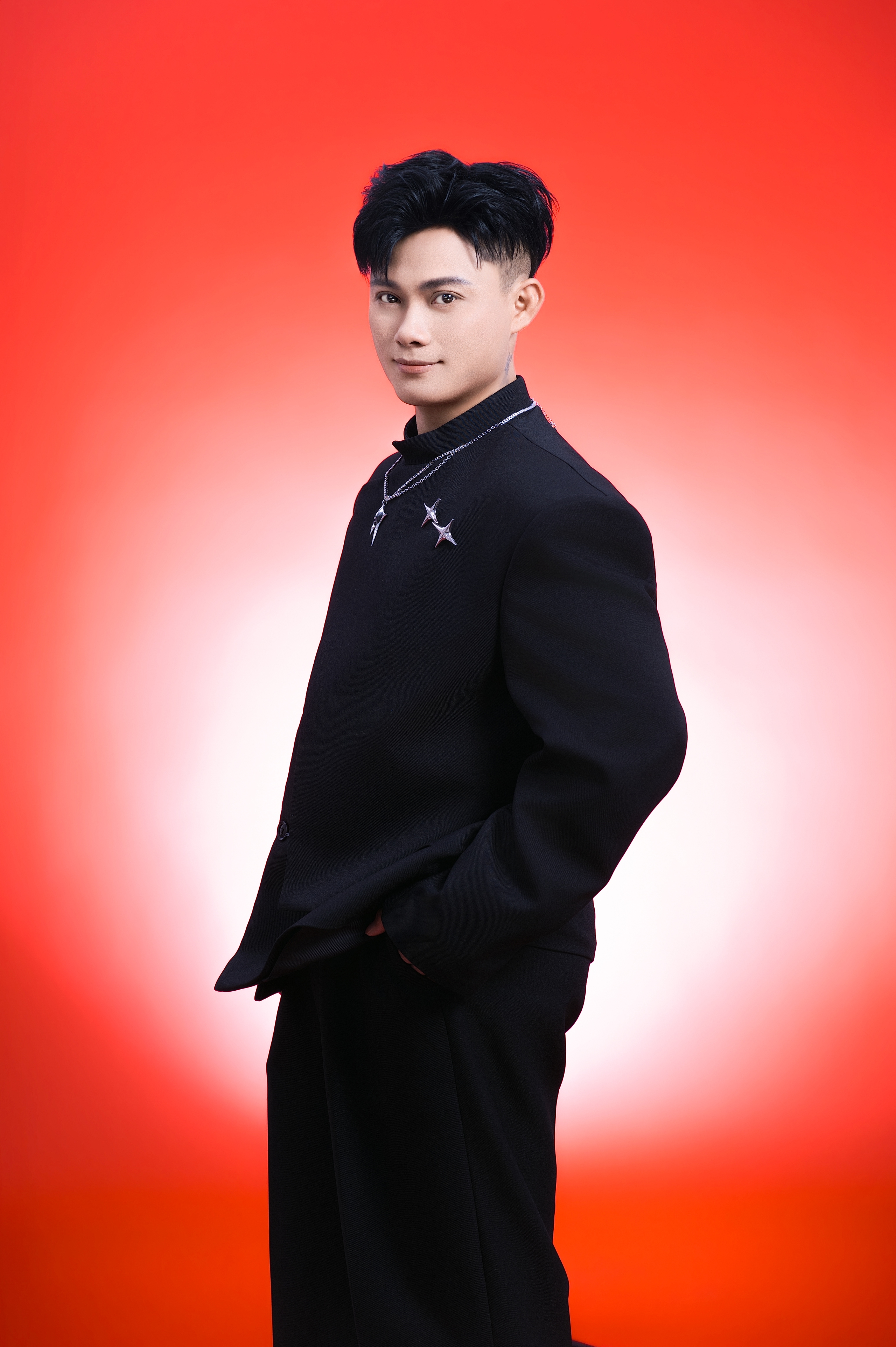 Biên đạo múa Vĩnh Khương khoe vẻ đẹp 