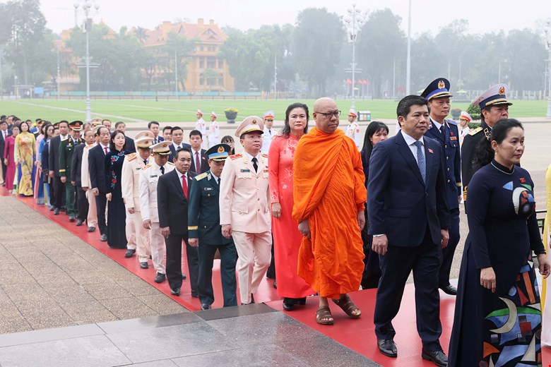 Lãnh đạo vào Lăng viếng Chủ tịch Hồ Chí Minh trước Kỳ họp Quốc hội 2026 - Ảnh 8. Lãnh đạo vào Lăng viếng Chủ tịch Hồ Chí Minh trước Kỳ họp Quốc hội 2026 - Ảnh 8.