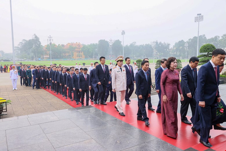 Lãnh đạo vào Lăng viếng Chủ tịch Hồ Chí Minh trước Kỳ họp Quốc hội 2026 - Ảnh 7. Lãnh đạo vào Lăng viếng Chủ tịch Hồ Chí Minh trước Kỳ họp Quốc hội 2026 - Ảnh 7.