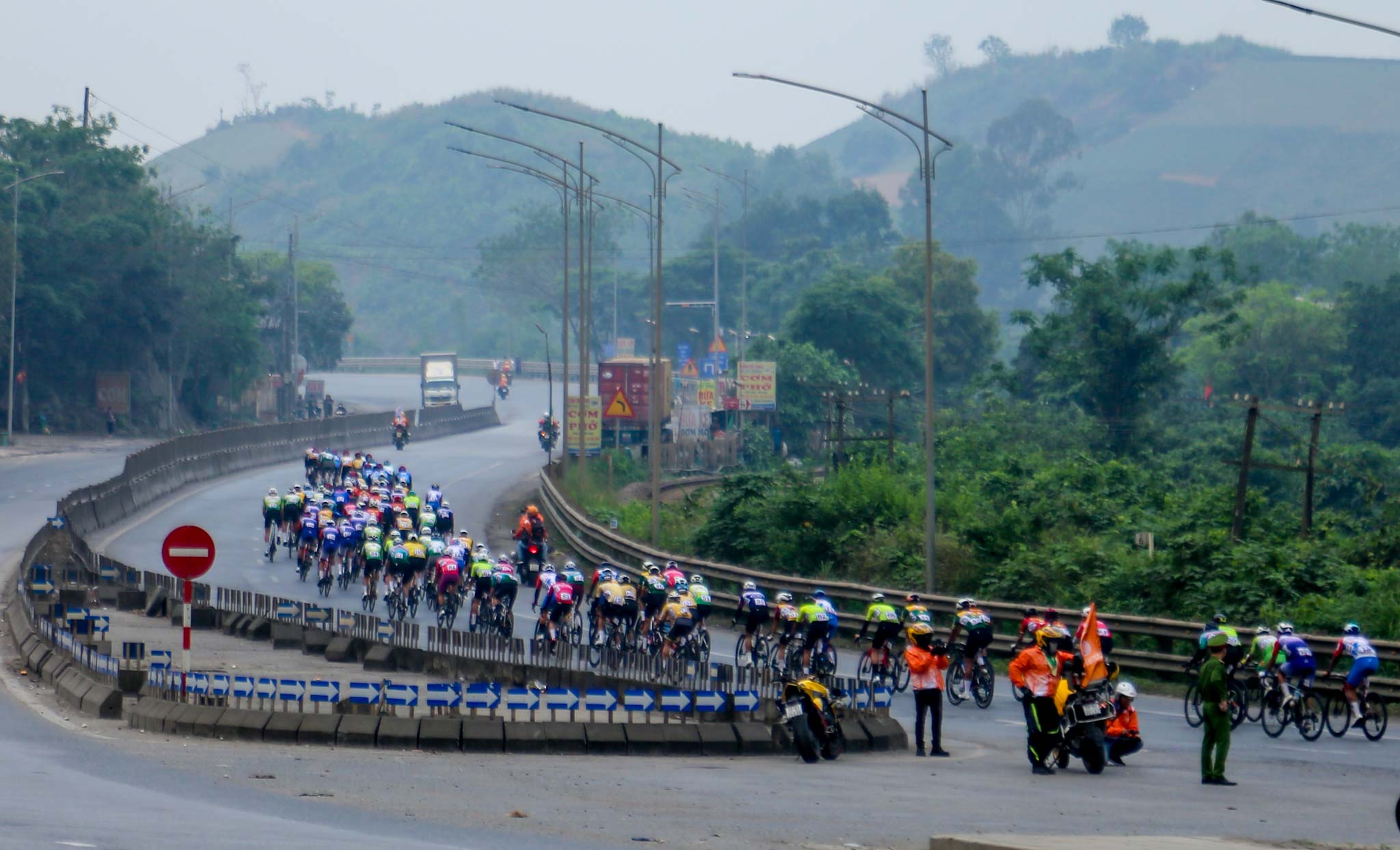 Cúp Truyền hình TP HCM 2026: Marchuk Dzianis "xé" Áo vàng sau màn rượt đuổi nghẹt thở - Ảnh 2.