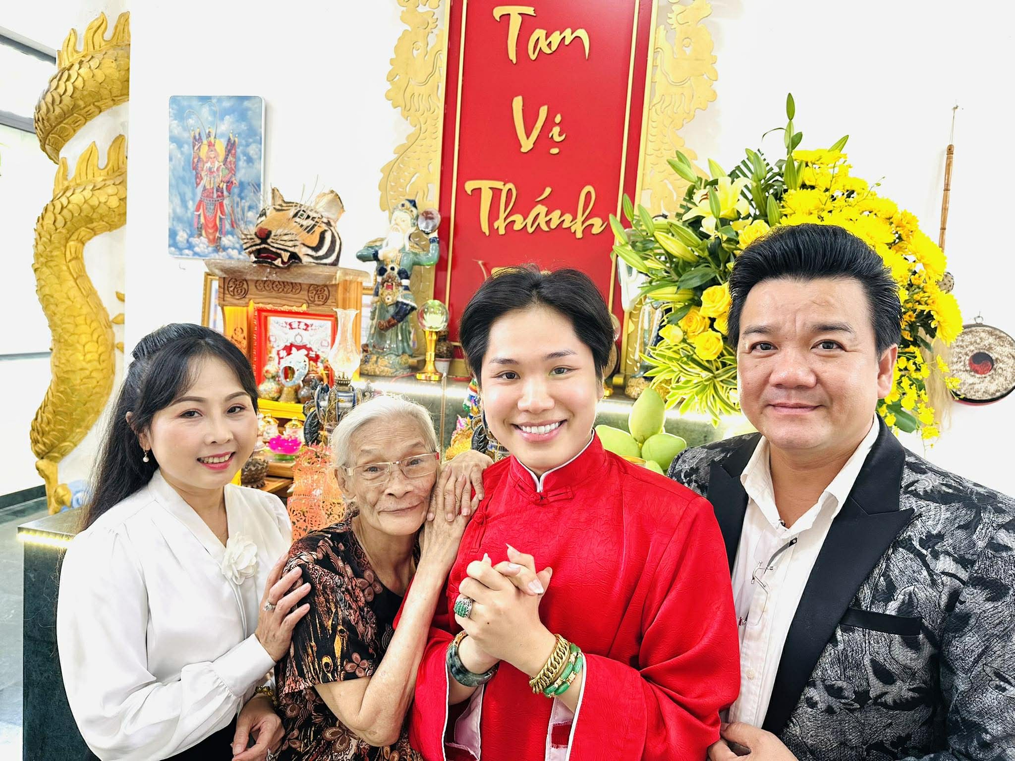 Nghệ sĩ Bo Bo Hoàng – Giữ lửa tuồng cổ từ không gian lễ hội dân gian - Ảnh 1.