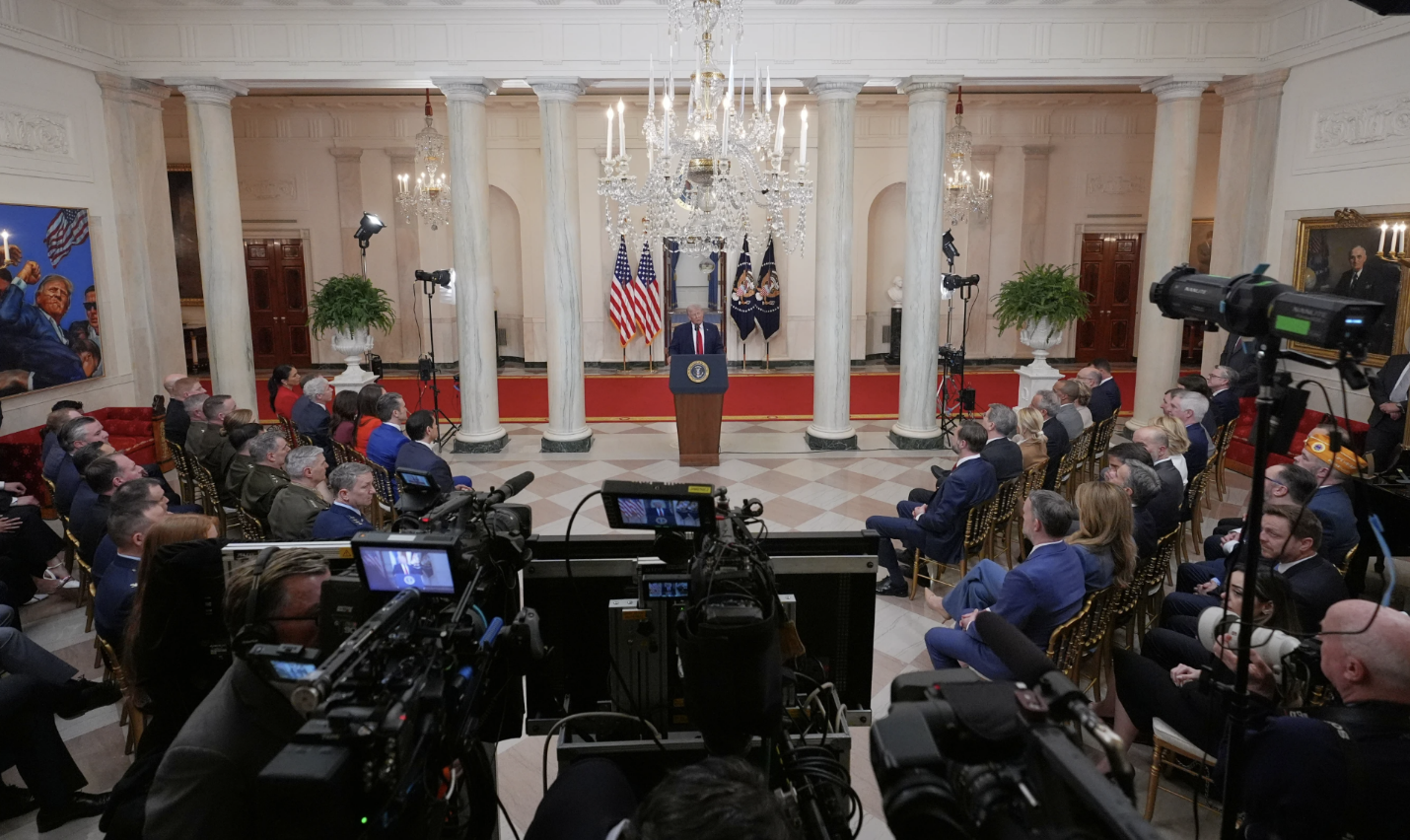 Ông Donald Trump nói về lệnh ngừng bắn với Iran - Ảnh 1.