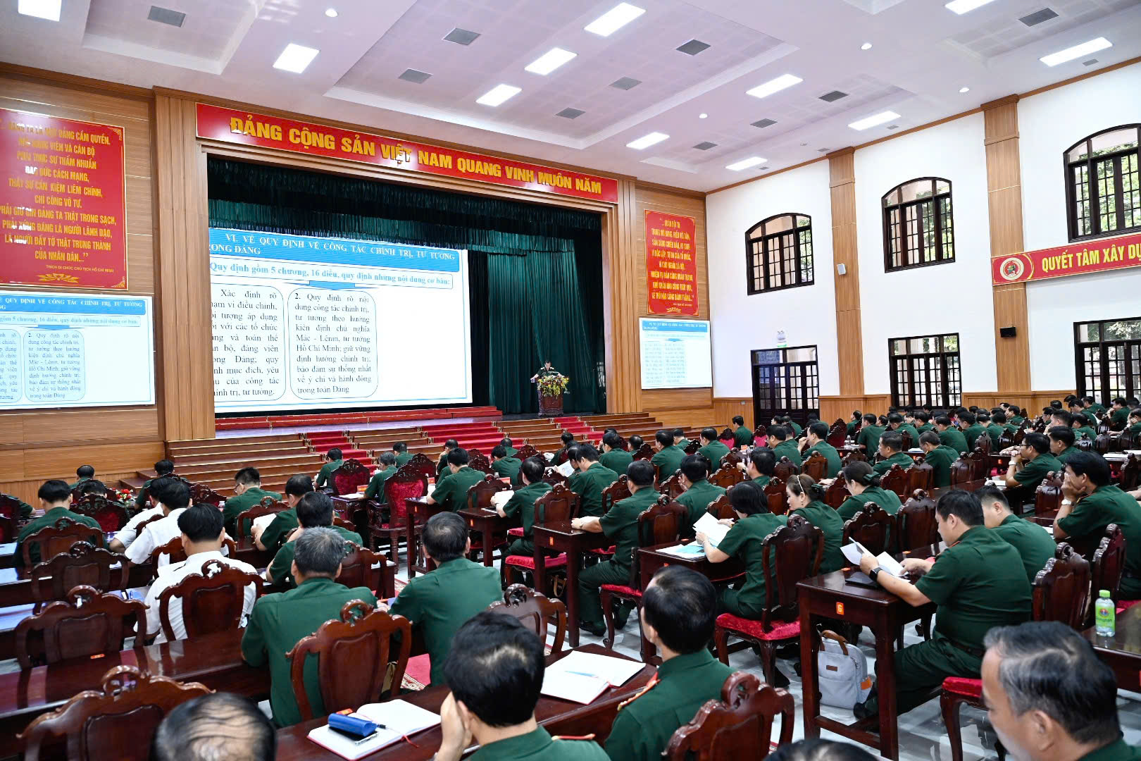 Quân khu 9 thông báo kết quả Hội nghị lần thứ 2 Ban Chấp hành Trung ương Đảng 2026 - Ảnh 1.