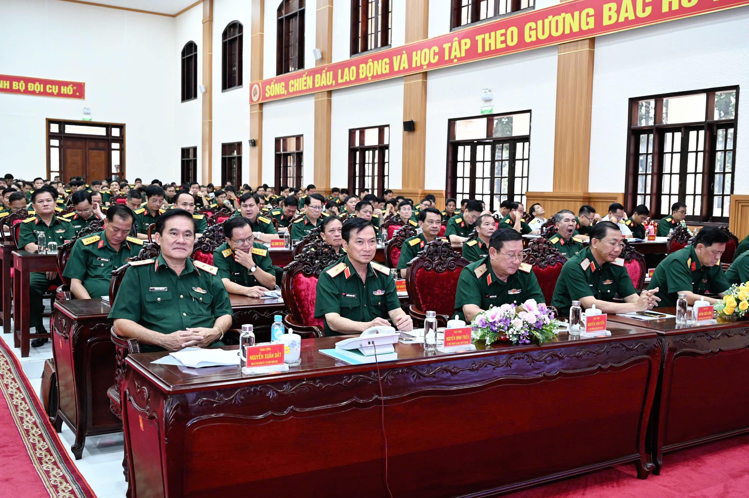 Quân khu 9 thông báo kết quả Hội nghị lần thứ 2 Ban Chấp hành Trung ương Đảng 2026 - Ảnh 2.