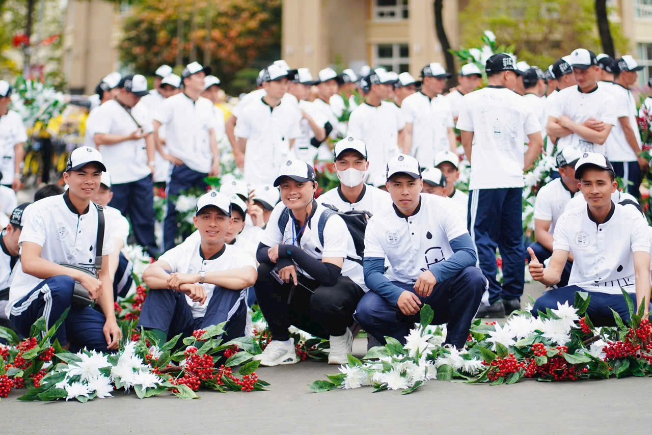 Biên đạo múa Vĩnh Khương khoe vẻ đẹp 